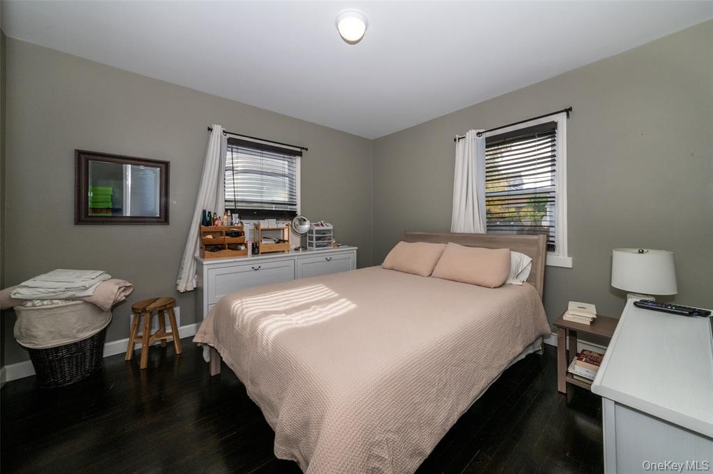 New Rochelle, New York, 10801, United States, 2 Bedrooms Bedrooms, ,1 BathroomBathrooms,Residential,For Sale,1989892