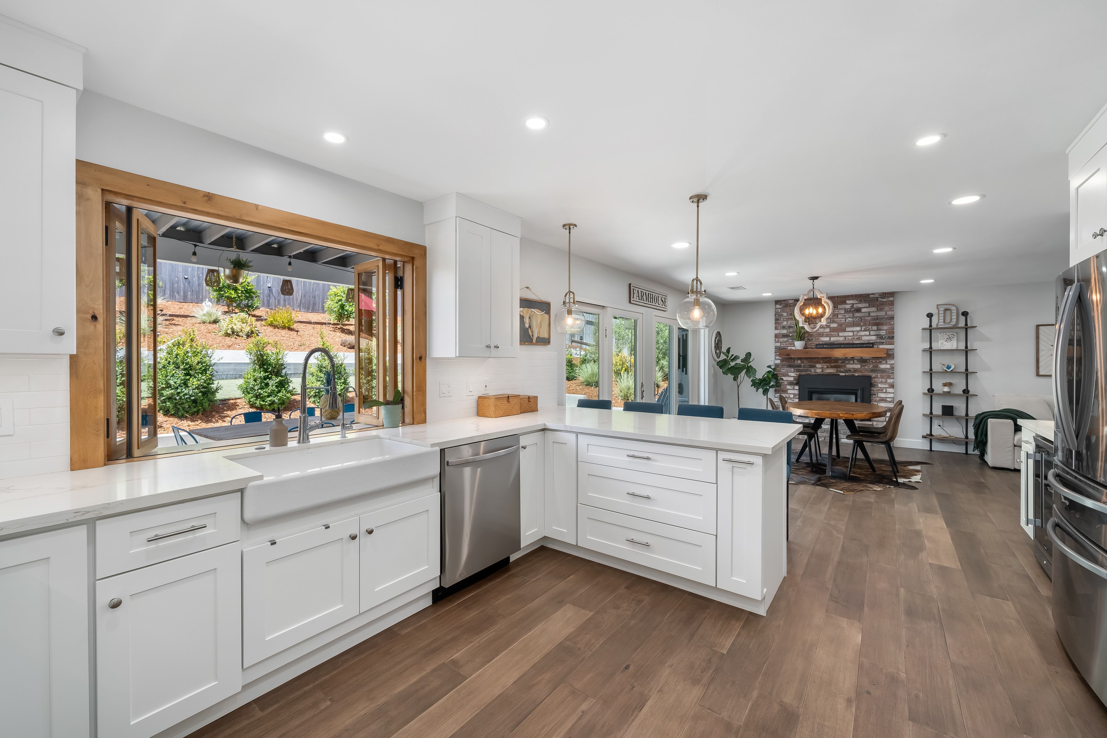  California Coastal Living Meets Modern Farmhouse Design - 物件實景