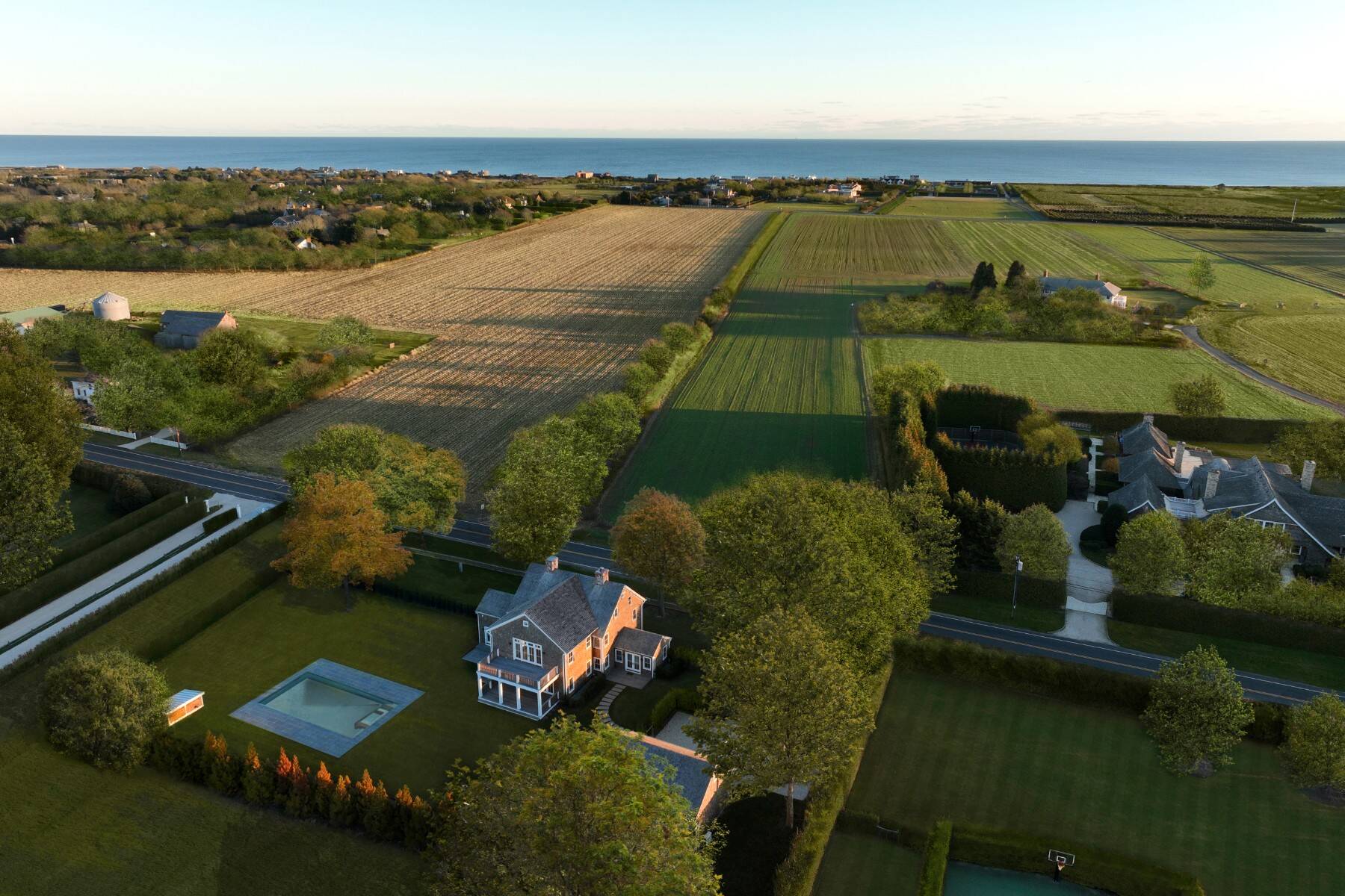 Sagaponack South Renovated Farmhouse 