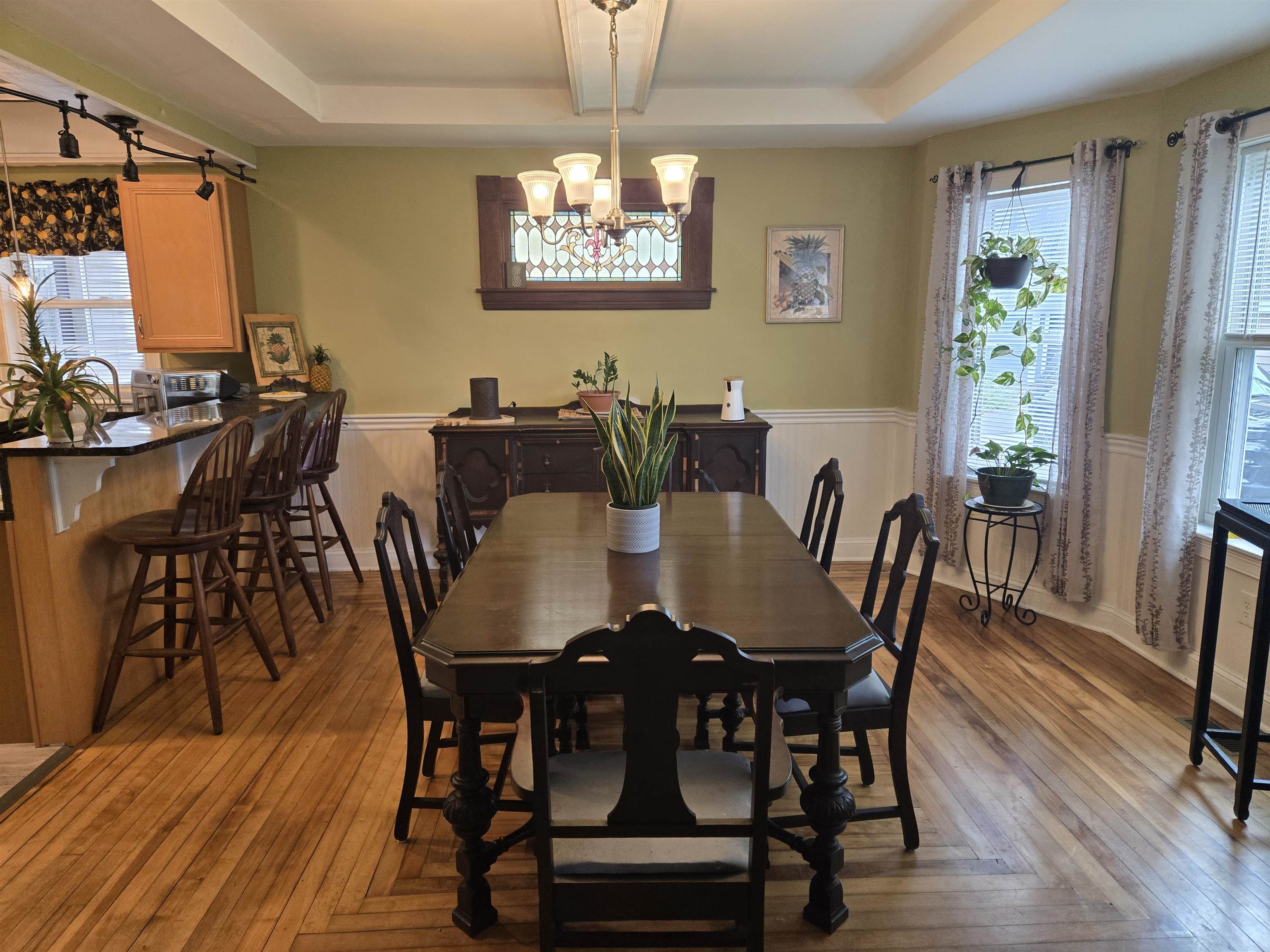 Manchester, New Hampshire, 03104, United States, 3 Bedrooms Bedrooms, ,3 BathroomsBathrooms,Residential,For Sale,1896803