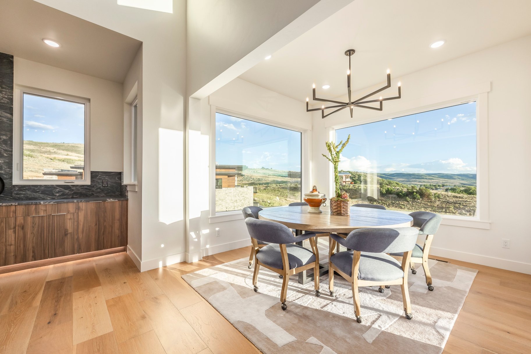  New Build Mountain Modern Home with Expansive Views - 物件實景