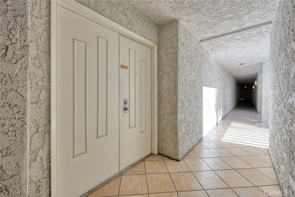 Pasadena, California, 91101, United States, 2 Bedrooms Bedrooms, ,1 BathroomBathrooms,Residential,For Sale,2002263