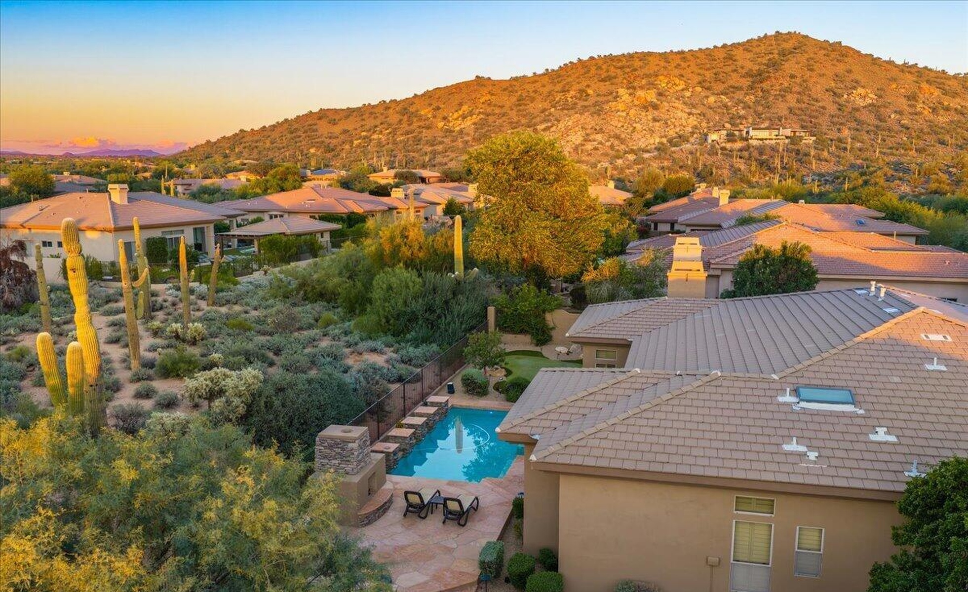  7696 E Moura Dr  Scottsdale, AZ - 物件實景