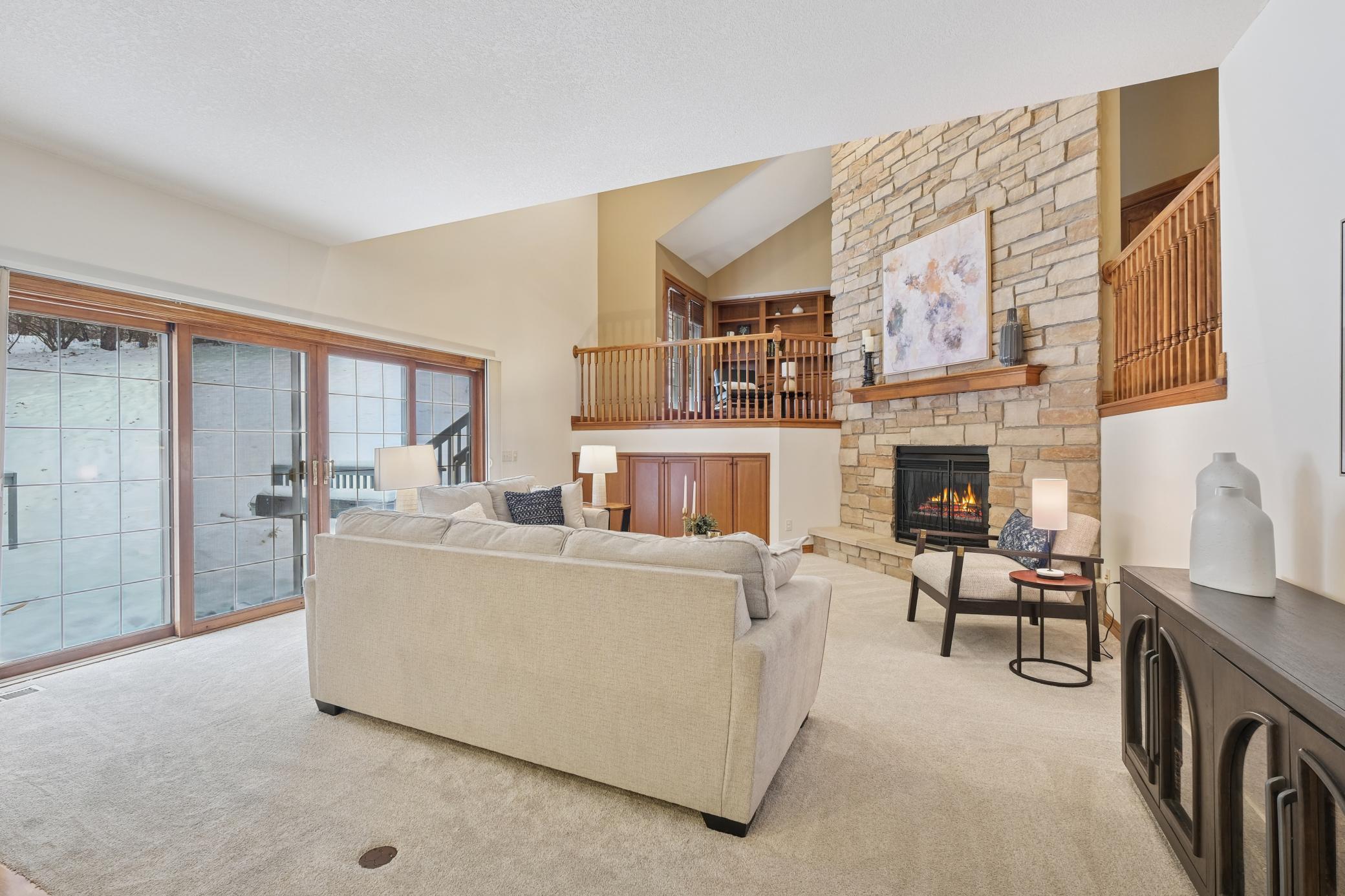 Woodbury, Minnesota, 55129, United States, 5 Bedrooms Bedrooms, ,5 BathroomsBathrooms,Residential,For Sale,1989522