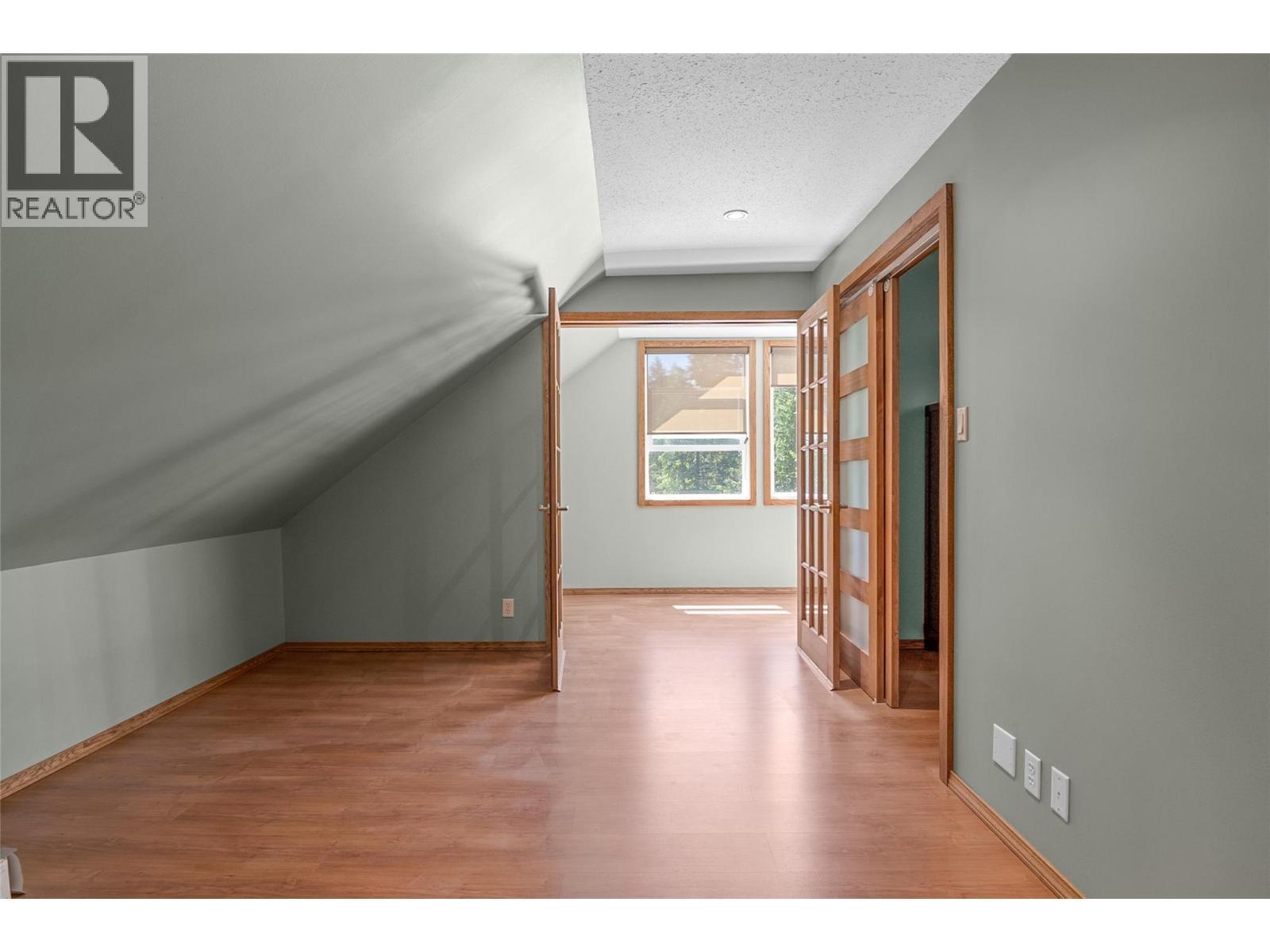 REVELSTOKE, British Columbia, V0E 2S0, CA, 3 Bedrooms Bedrooms, ,1 BathroomBathrooms,Residential,For Sale,1948330