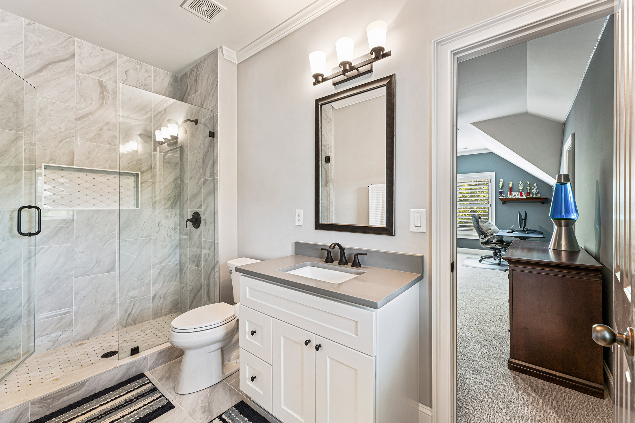  Desirable Monte Hewett First-Time Resale in the Sought-After Lake Haven - 物件實景