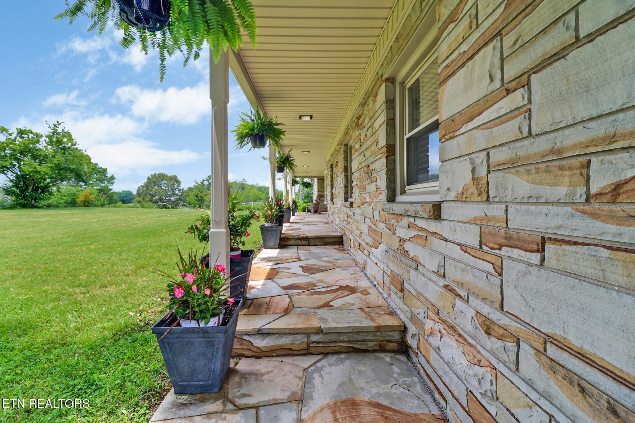 Crossville, Tennessee, 38571, United States, 5 Bedrooms Bedrooms, ,3 BathroomsBathrooms,Residential,For Sale,1986080