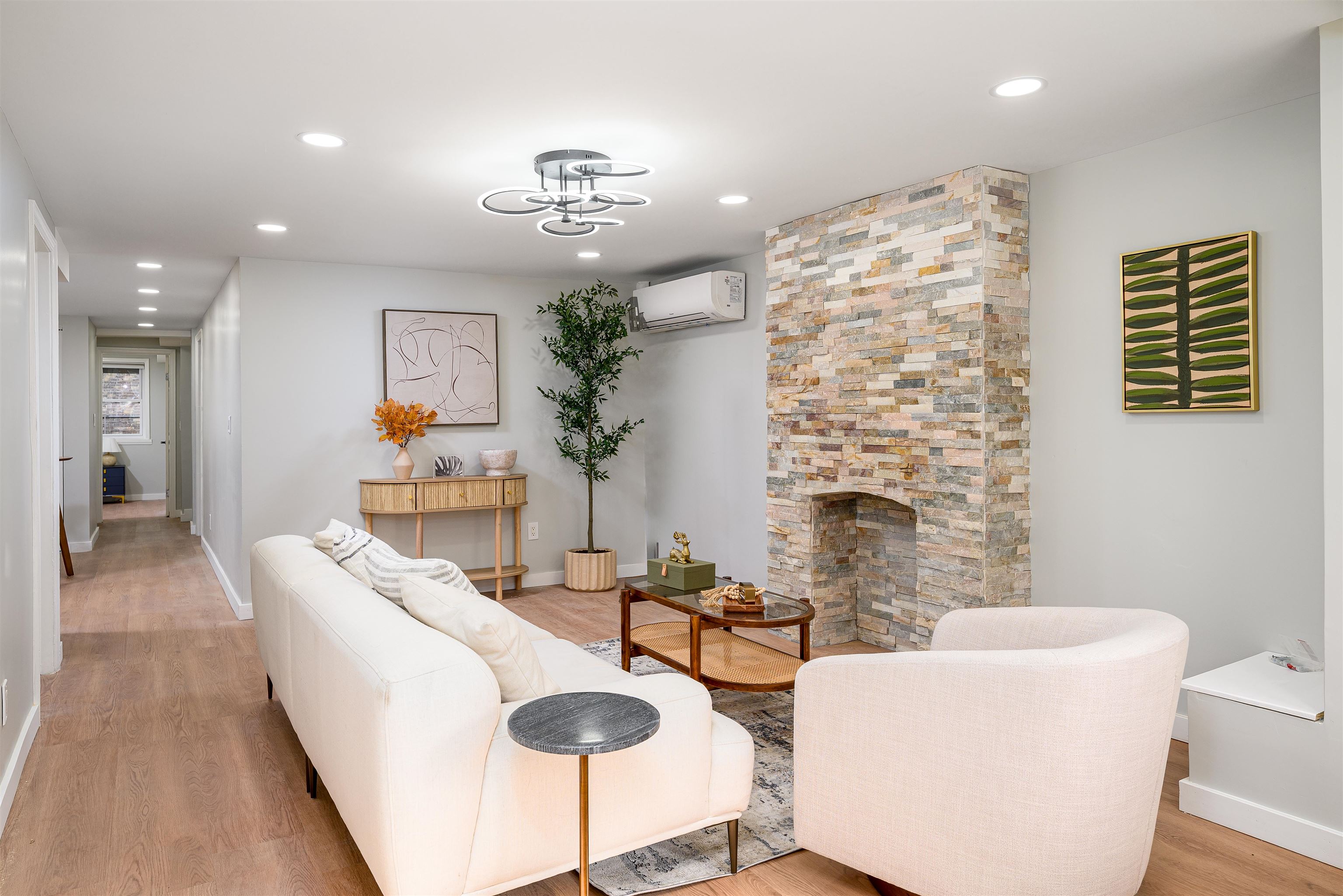 Jersey City, New Jersey, 07307, United States, 3 Bedrooms Bedrooms, ,2 BathroomsBathrooms,Residential,For Sale,1996189