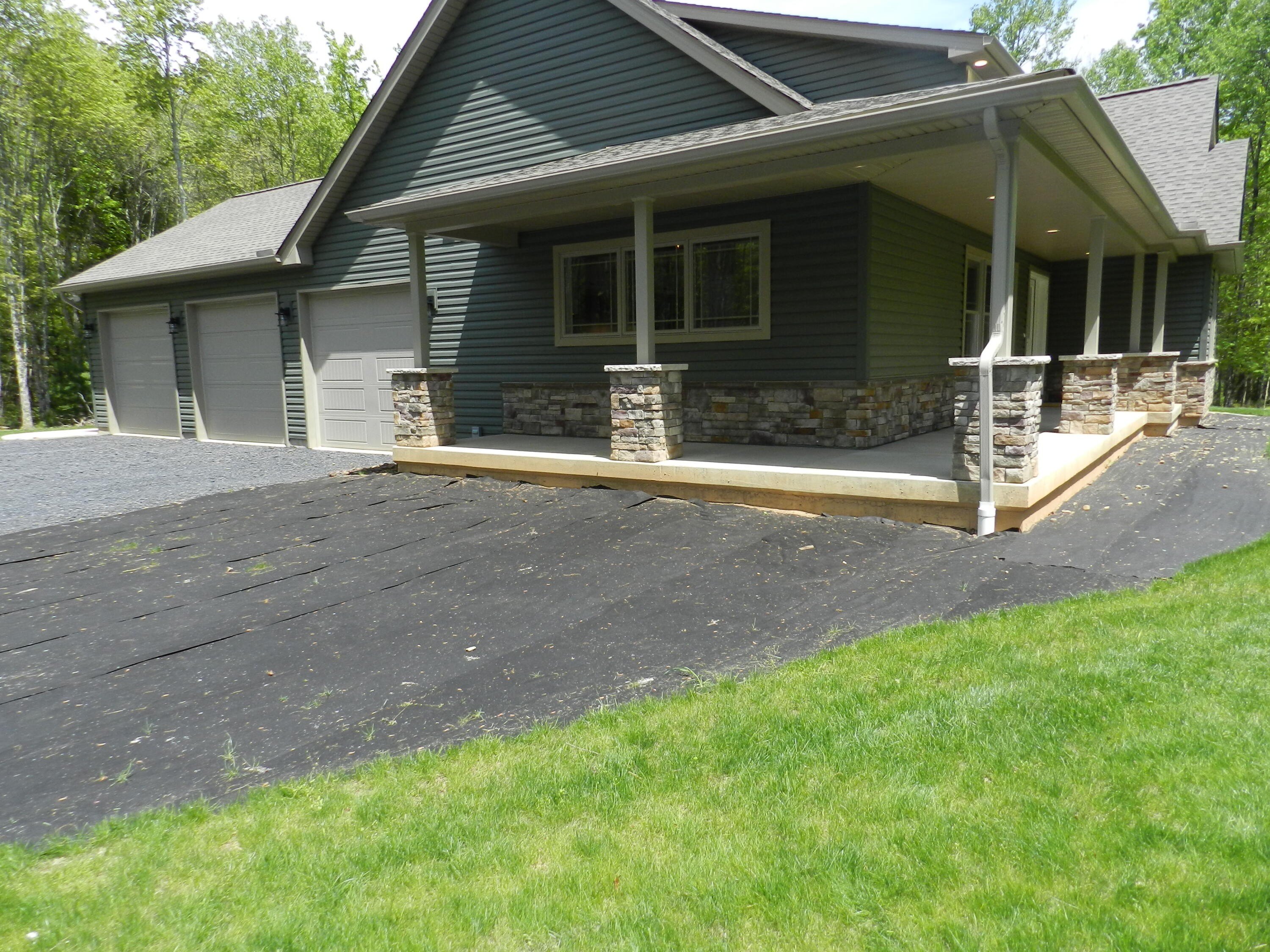 Kunkletown, Pennsylvania, 18058, United States, 3 Bedrooms Bedrooms, ,2 BathroomsBathrooms,Residential,For Sale,1896386