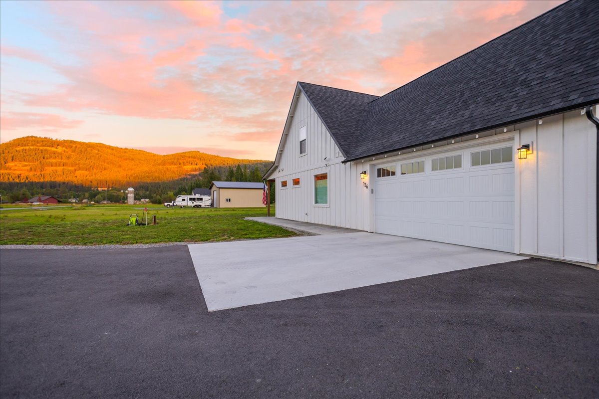 Sagle, Idaho, 83860, United States, 4 Bedrooms Bedrooms, ,3 BathroomsBathrooms,Residential,For Sale,1824083