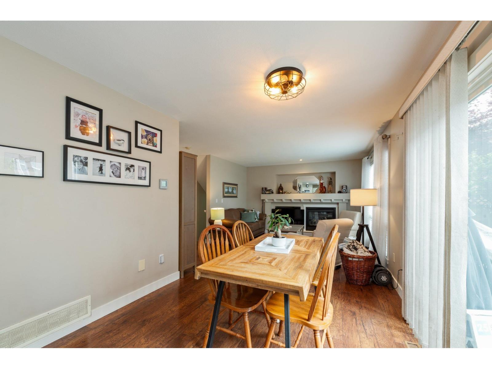LANGLEY, British Columbia, V3V 6A0, CA, 4 Bedrooms Bedrooms, ,4 BathroomsBathrooms,Residential,For Sale,1950645