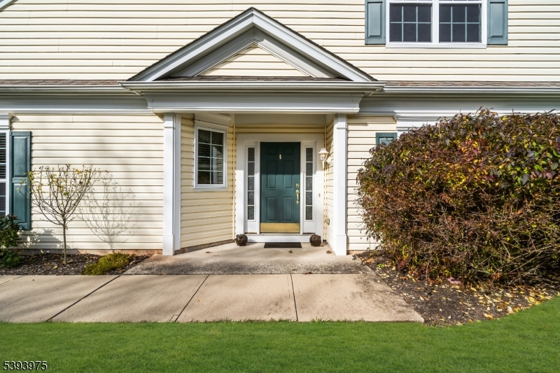 Franklin Twp., New Jersey, 08873, United States, 3 Bedrooms Bedrooms, ,3 BathroomsBathrooms,Residential,For Sale,1991014