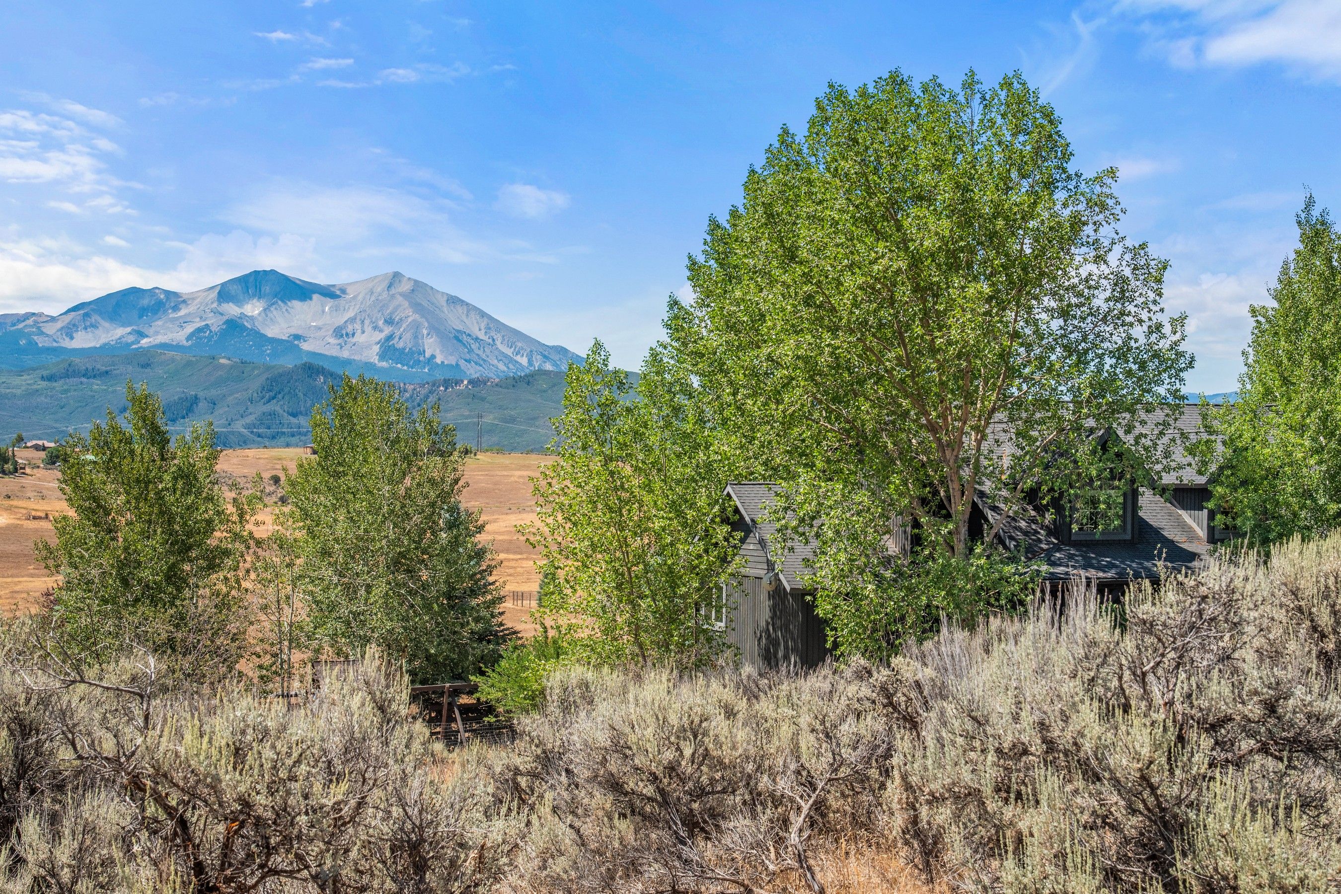  Rural Privacy. Mountain Views. Minutes From It All. - 物件實景