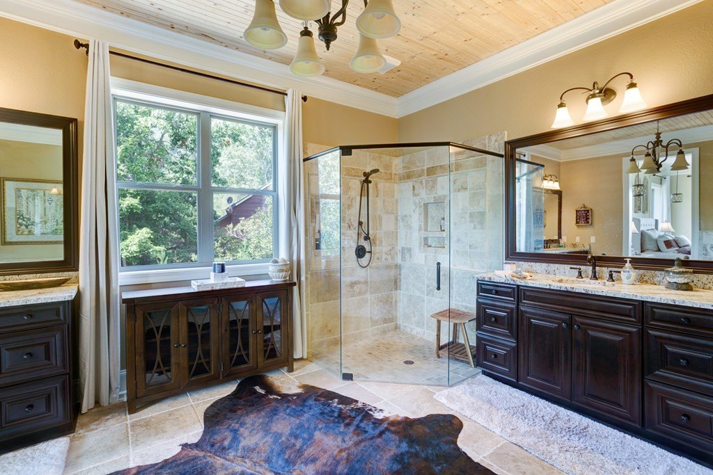 Hiawassee, Georgia, 30546, United States, 4 Bedrooms Bedrooms, ,5 BathroomsBathrooms,Residential,For Sale,1983256