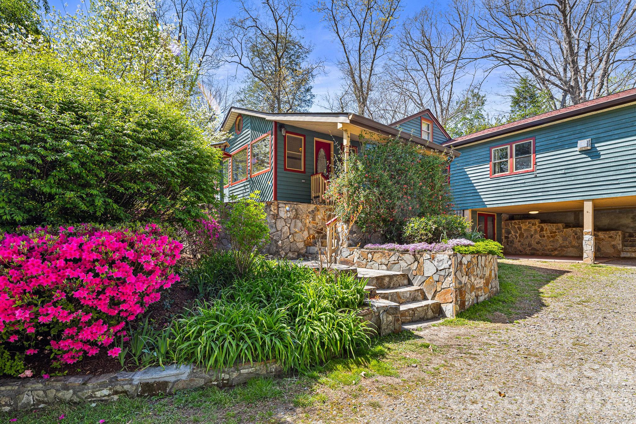 Black Mountain, North Carolina, 28711, United States, 3 Bedrooms Bedrooms, ,3 BathroomsBathrooms,Residential,For Sale,2037381