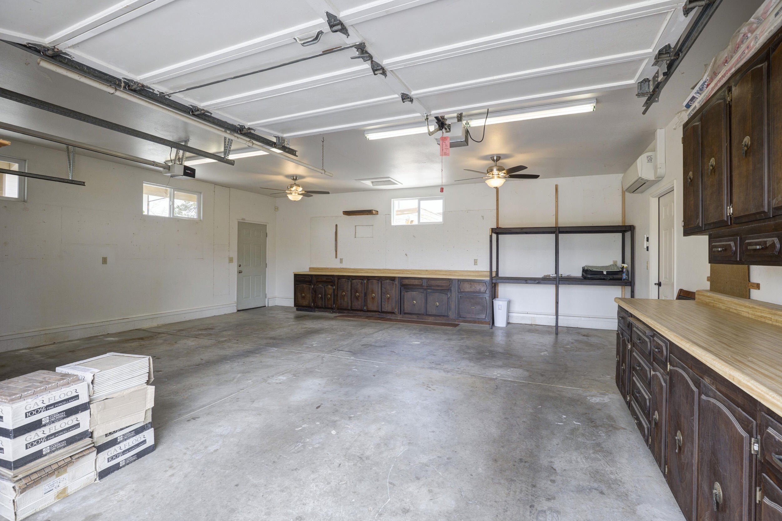Grants Pass, Oregon, 97526, United States, 4 Bedrooms Bedrooms, ,6 BathroomsBathrooms,Residential,For Sale,1765933