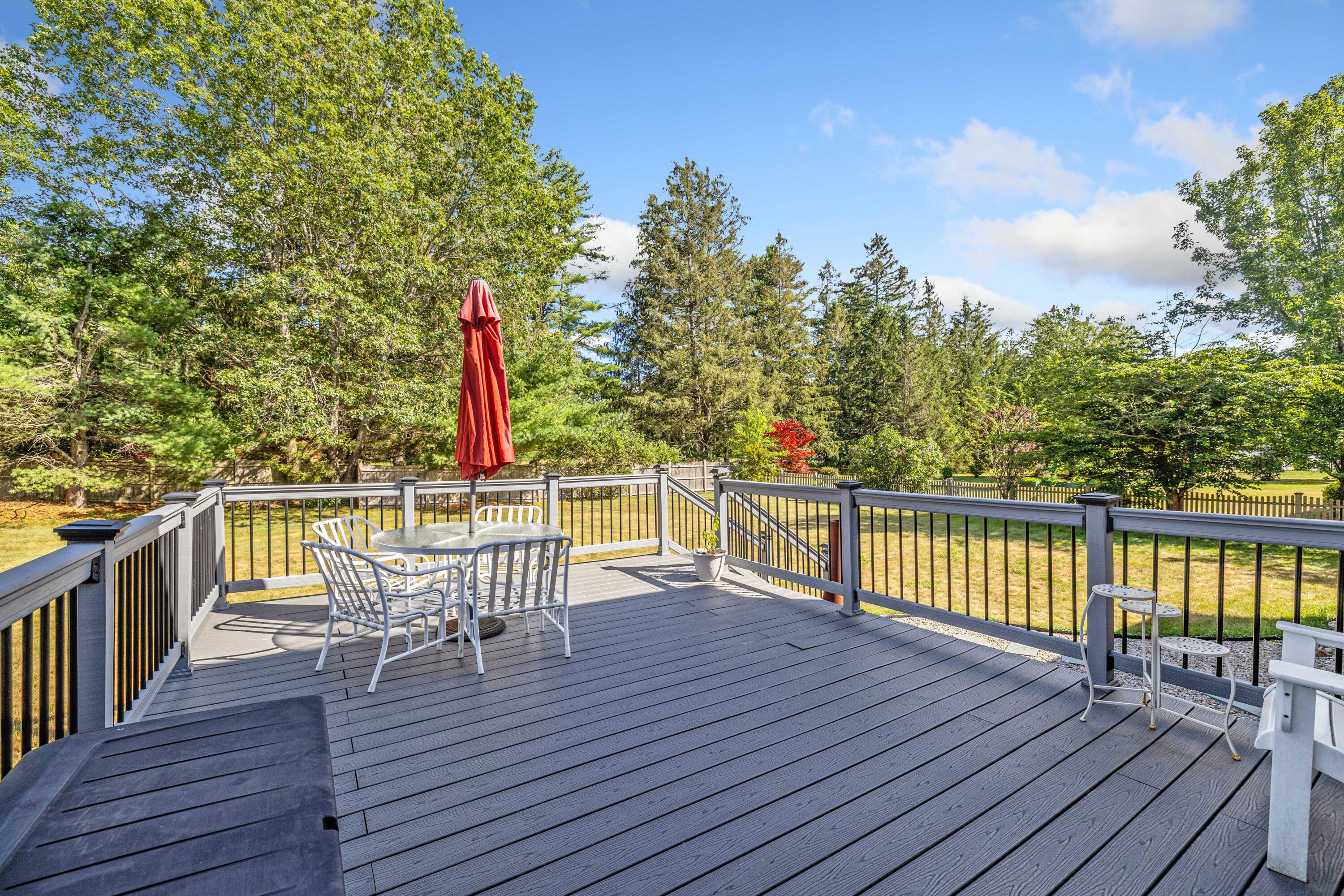 Kennebunk, Maine, 04043, United States, 4 Bedrooms Bedrooms, ,3 BathroomsBathrooms,Residential,For Sale,1901134