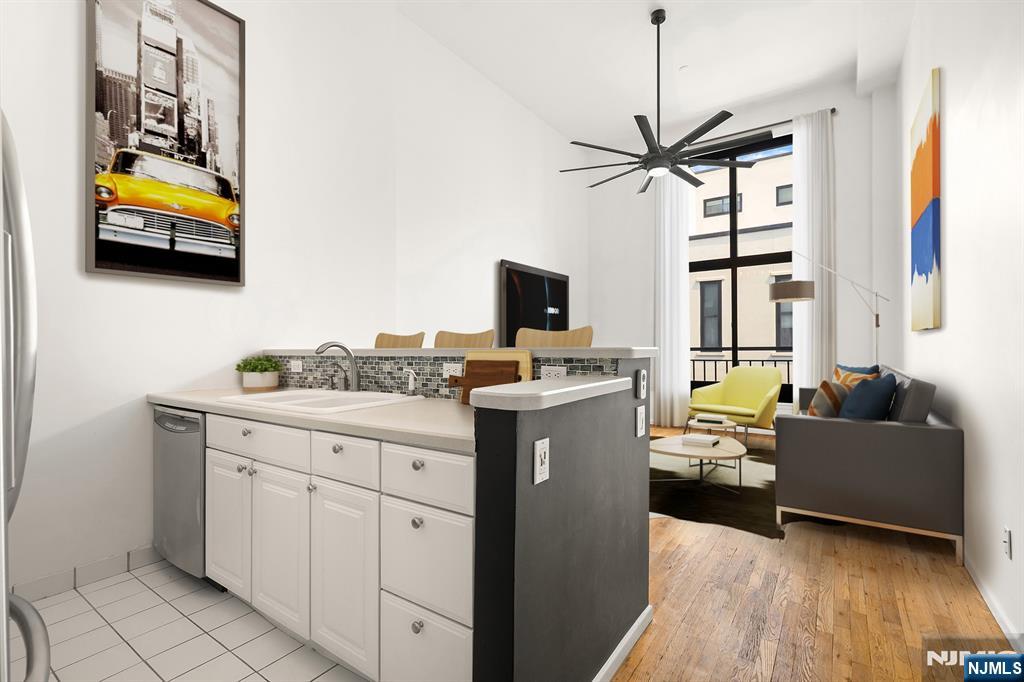 Weehawken, New Jersey, 07086, United States, 1 Bedroom Bedrooms, ,1 BathroomBathrooms,Residential,For Sale,1967965