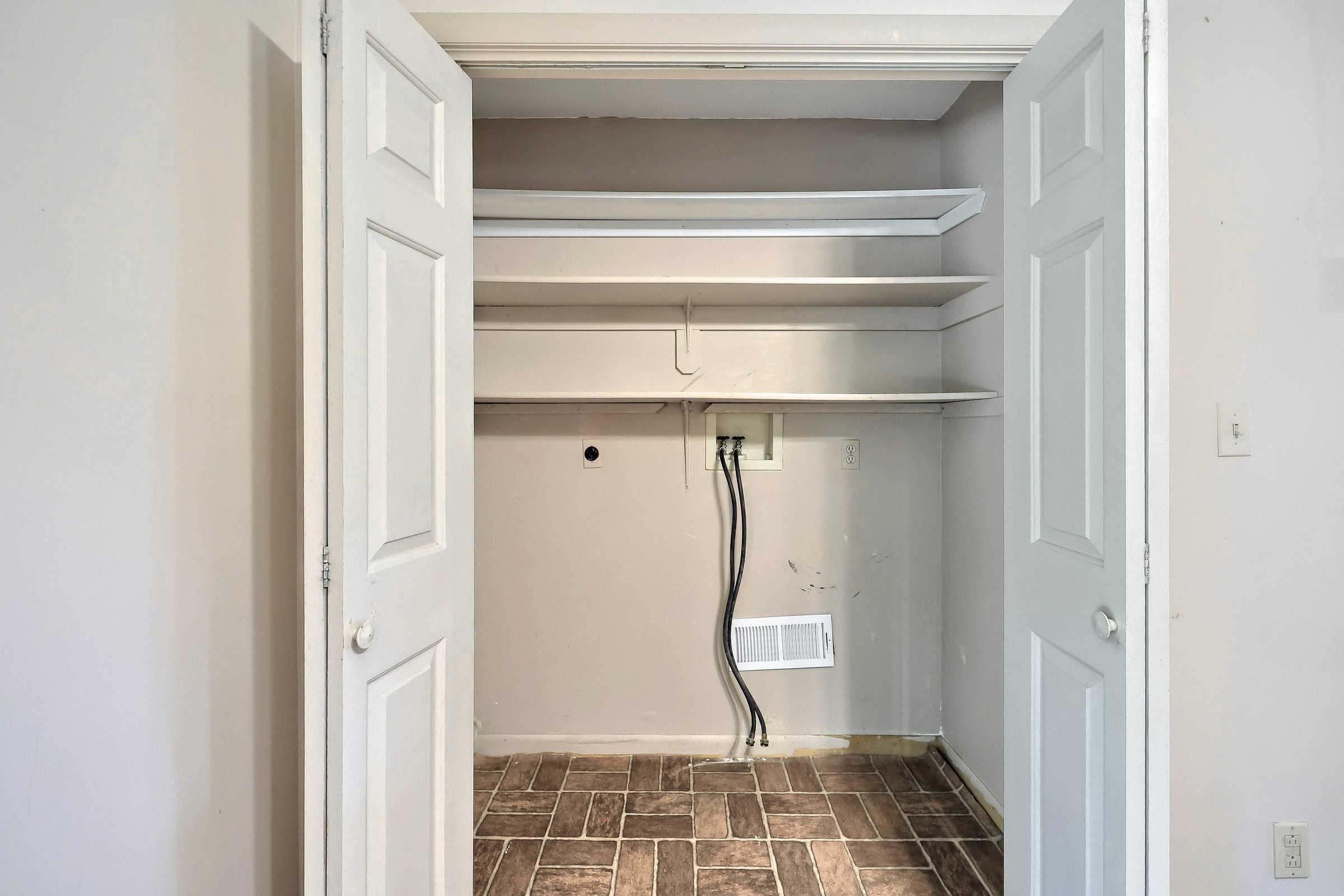 Felton, Pennsylvania, 17322, United States, 4 Bedrooms Bedrooms, ,2 BathroomsBathrooms,Residential,For Sale,1977692