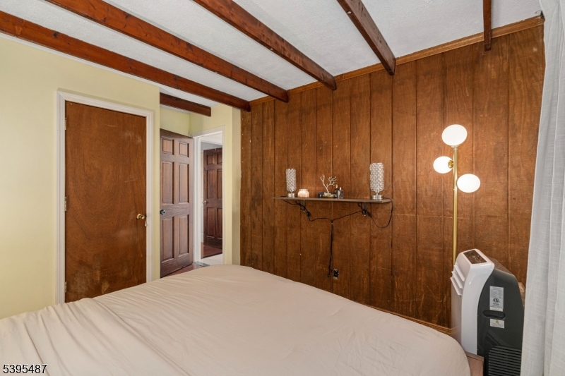 Wayne Twp., New Jersey, 07470, United States, 5 Bedrooms Bedrooms, ,2 BathroomsBathrooms,Residential,For Sale,1988198