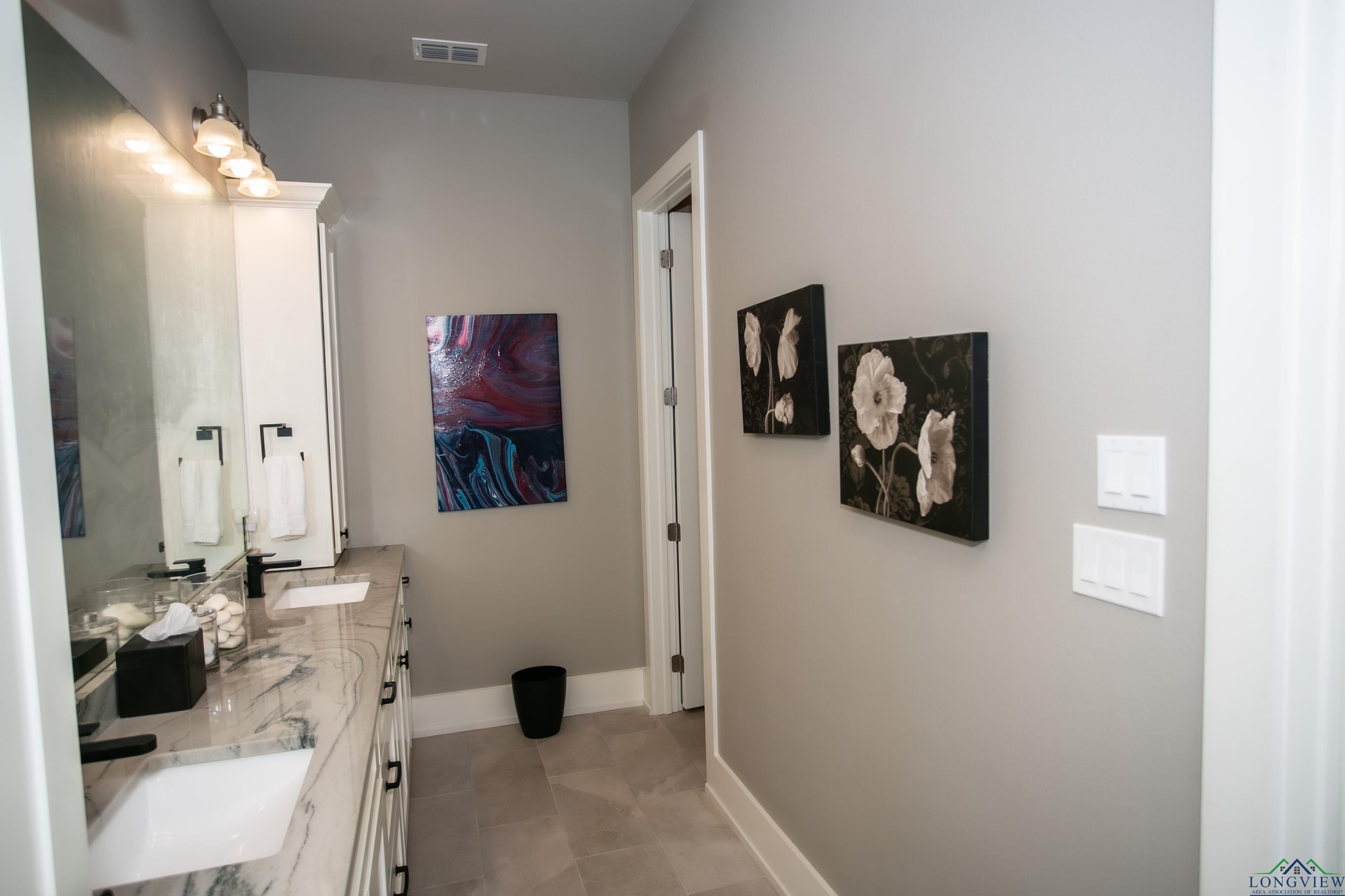 Jefferson, Texas, 75657, United States, 3 Bedrooms Bedrooms, ,3 BathroomsBathrooms,Residential,For Sale,1916198