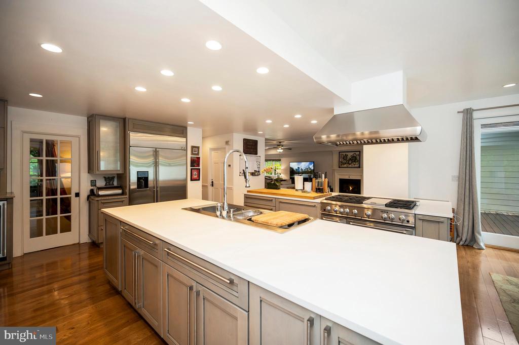 Fredericksburg, Virginia, 22405, United States, 5 Bedrooms Bedrooms, ,5 BathroomsBathrooms,Residential,For Sale,1825163