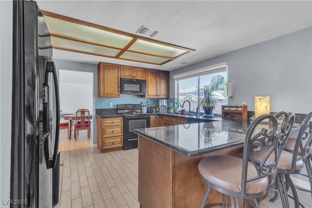 Las Vegas, Nevada, 89146, United States, 4 Bedrooms Bedrooms, ,2 BathroomsBathrooms,Residential,For Sale,1901179