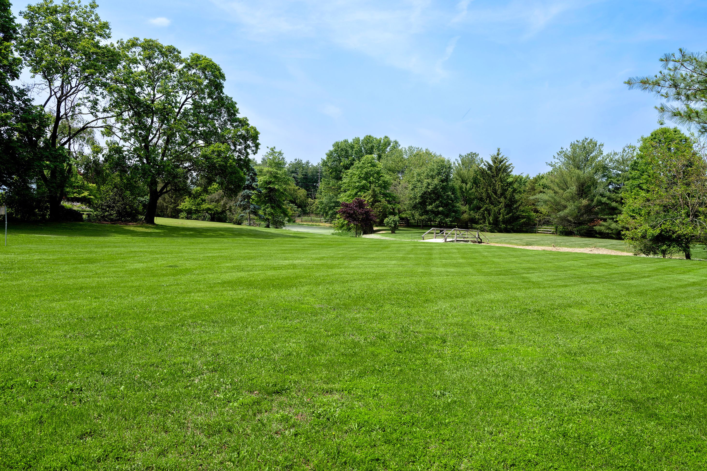  Gracefully Expanded Colonial Home on Picture-Perfect Grounds - 物件實景
