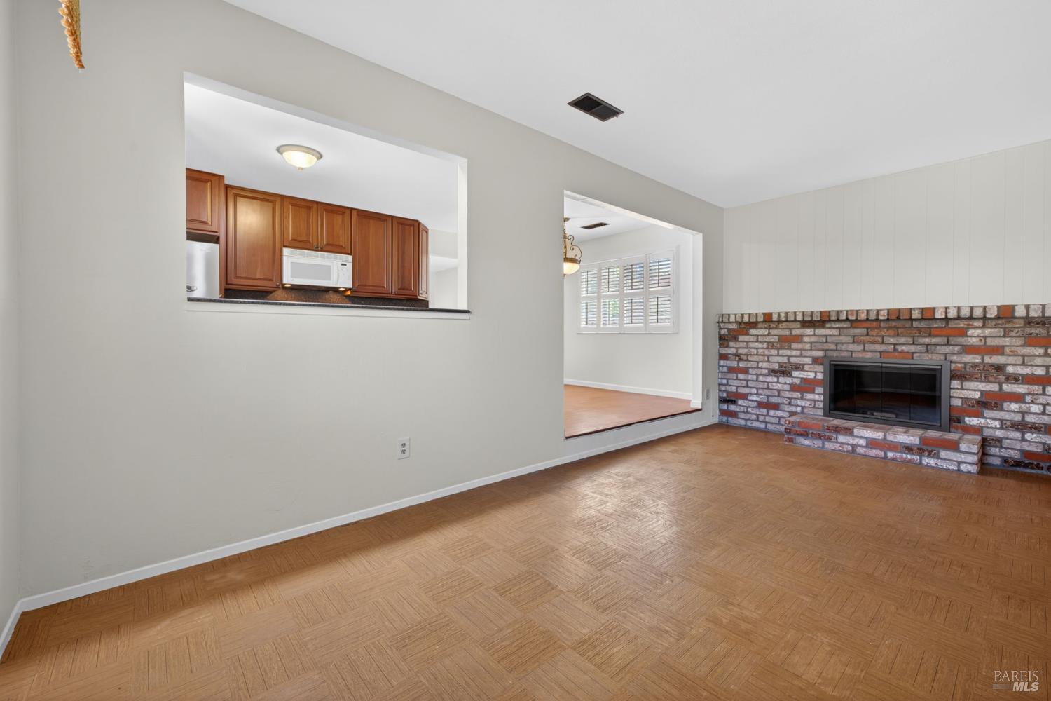 Petaluma, California, 94954, United States, 3 Bedrooms Bedrooms, ,2 BathroomsBathrooms,Residential,For Sale,2047948