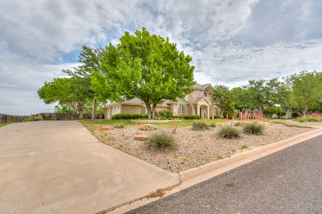 San Angelo, Texas, 76901, United States, 3 Bedrooms Bedrooms, ,3 BathroomsBathrooms,Residential,For Sale,1856673