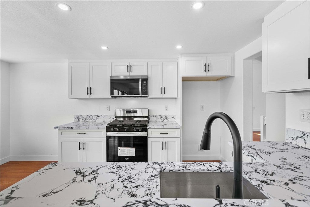 Corona, California, 92879, United States, 3 Bedrooms Bedrooms, ,3 BathroomsBathrooms,Residential,For Sale,1941070
