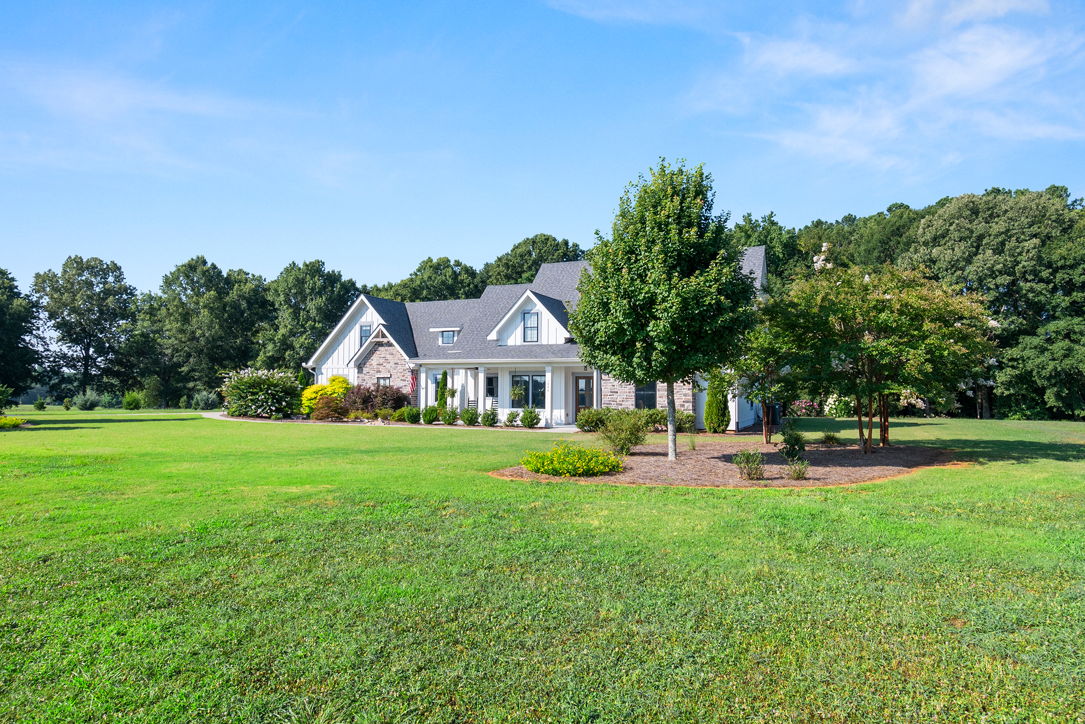 Tucked Away on Five+/- Acres - 物件實景