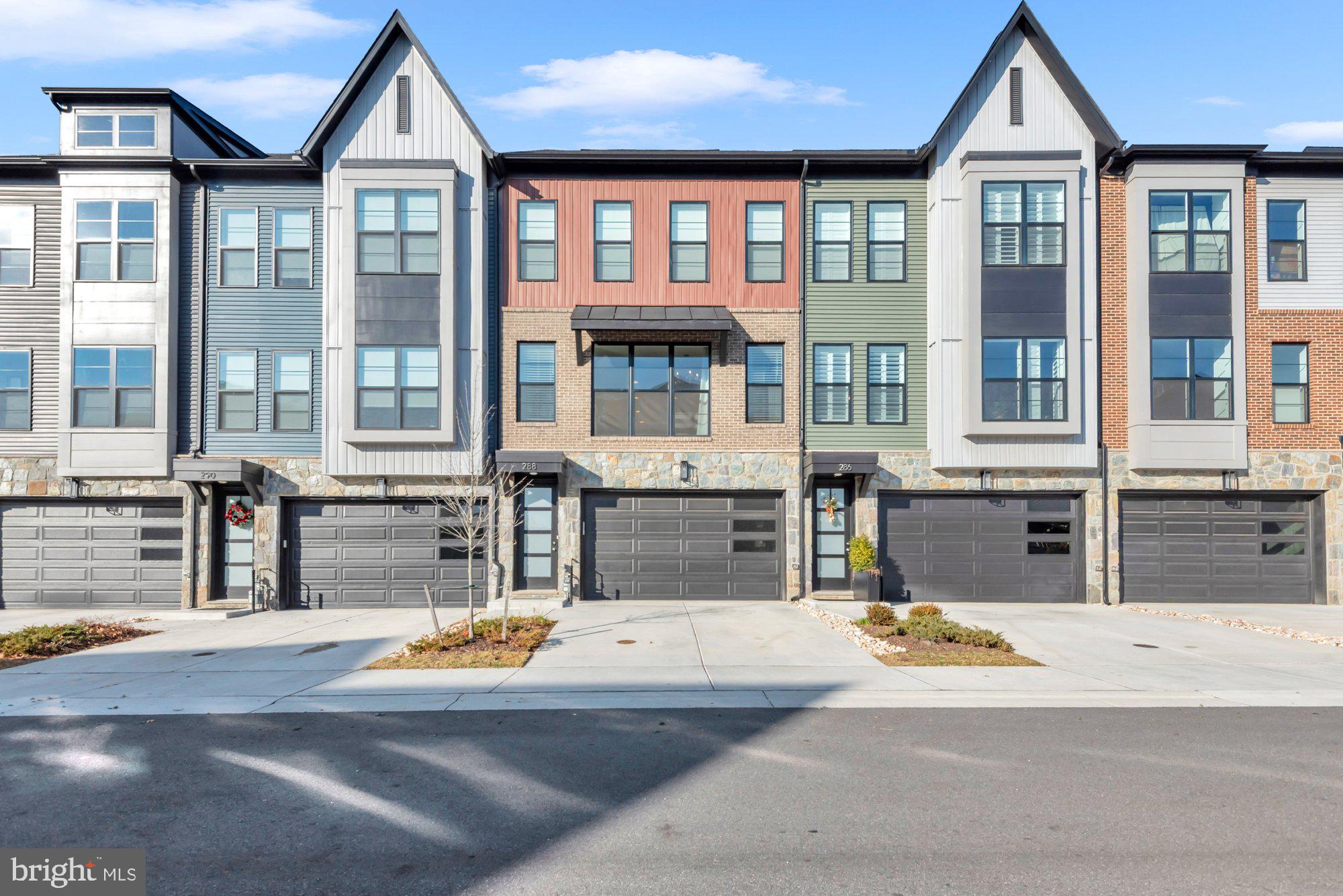 Laurel, Maryland, 20724, United States, 5 Bedrooms Bedrooms, ,5 BathroomsBathrooms,Residential,For Sale,2010373