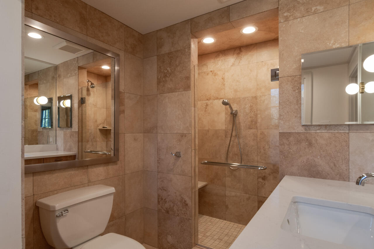 Fennville, Michigan, 49408, United States, 9 Bedrooms Bedrooms, ,10 BathroomsBathrooms,Residential,For Sale,1992421