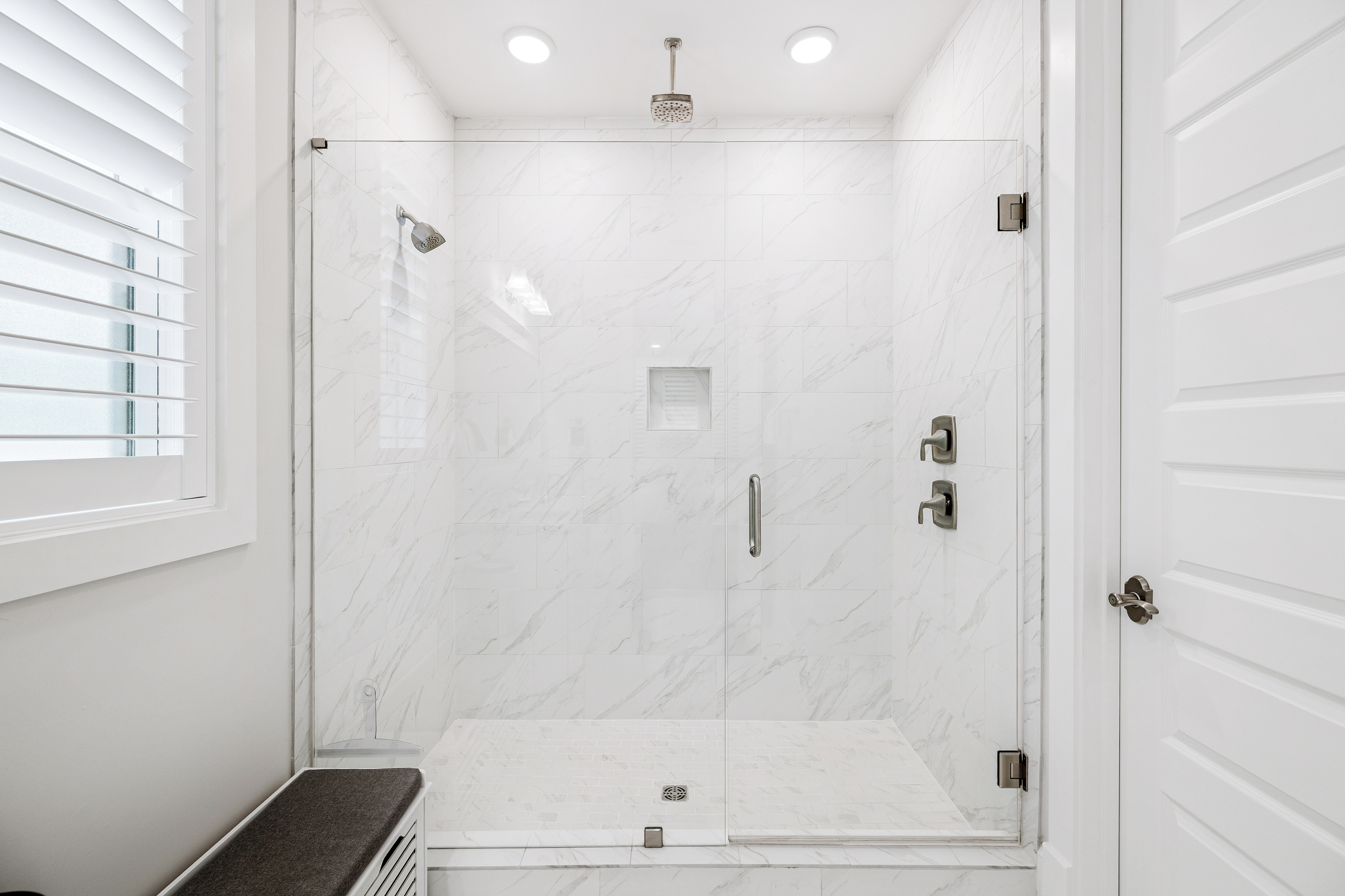  Spacious 3-Level Home With Elevator & Steps to Community Pool - 物件實景