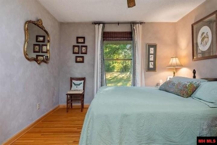 Mountain Home, Arkansas, 72653, United States, 5 Bedrooms Bedrooms, ,4 BathroomsBathrooms,Residential,For Sale,2031508