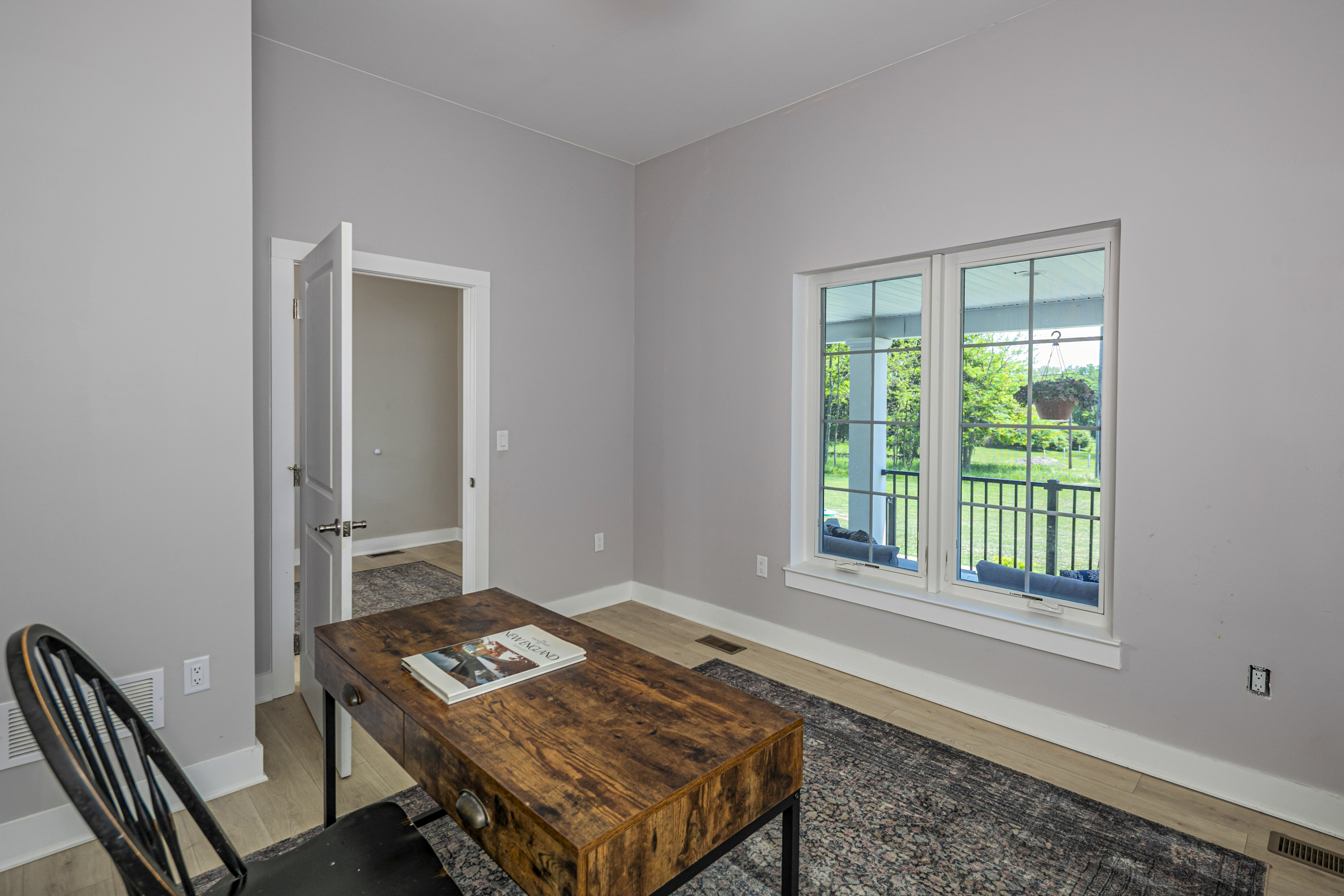  Elegant Open Concept Living on Six Pastoral Acres - 物件實景