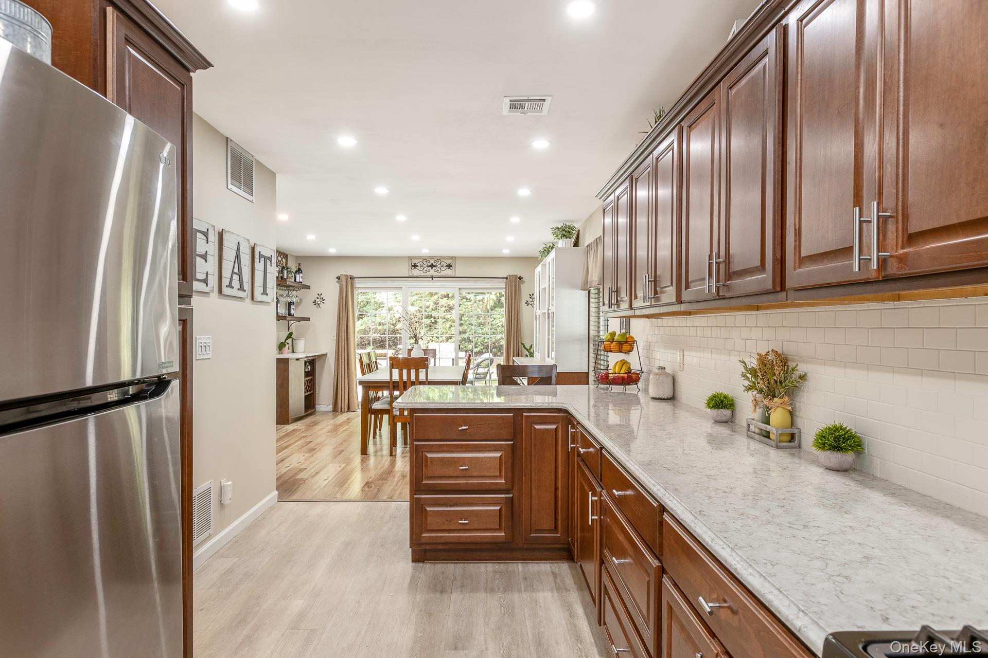 Middle Island, New York, 11953, United States, 3 Bedrooms Bedrooms, ,3 BathroomsBathrooms,Residential,For Sale,1932186