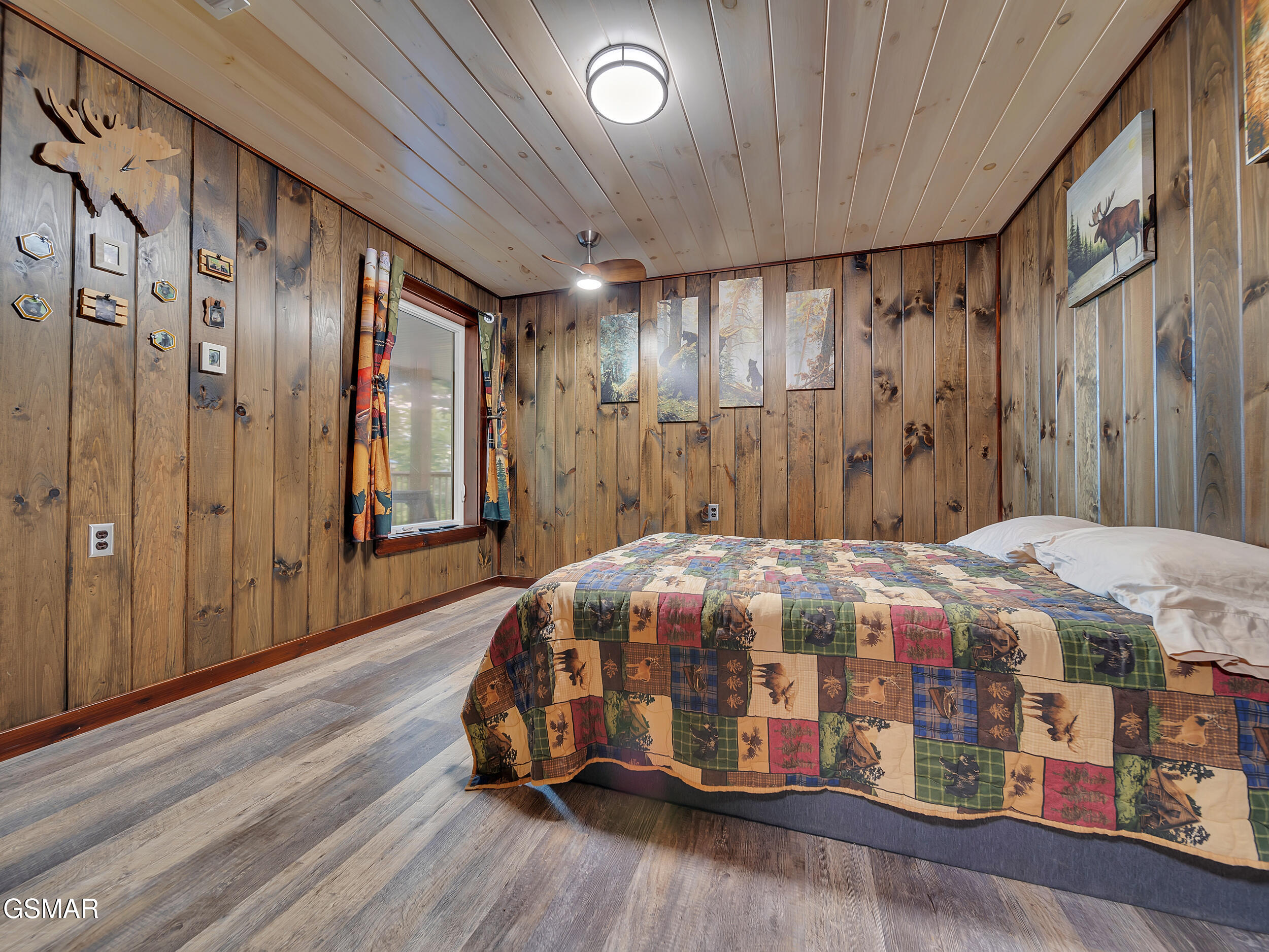 Gatlinburg, Tennessee, 37738, United States, 3 Bedrooms Bedrooms, ,4 BathroomsBathrooms,Residential,For Sale,1979839