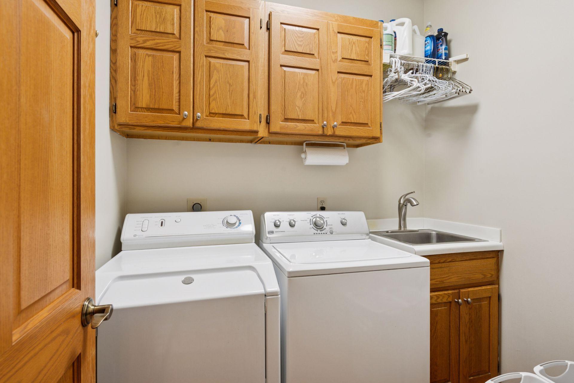 Edina, Minnesota, 55439, United States, 3 Bedrooms Bedrooms, ,2 BathroomsBathrooms,Residential,For Sale,1941919
