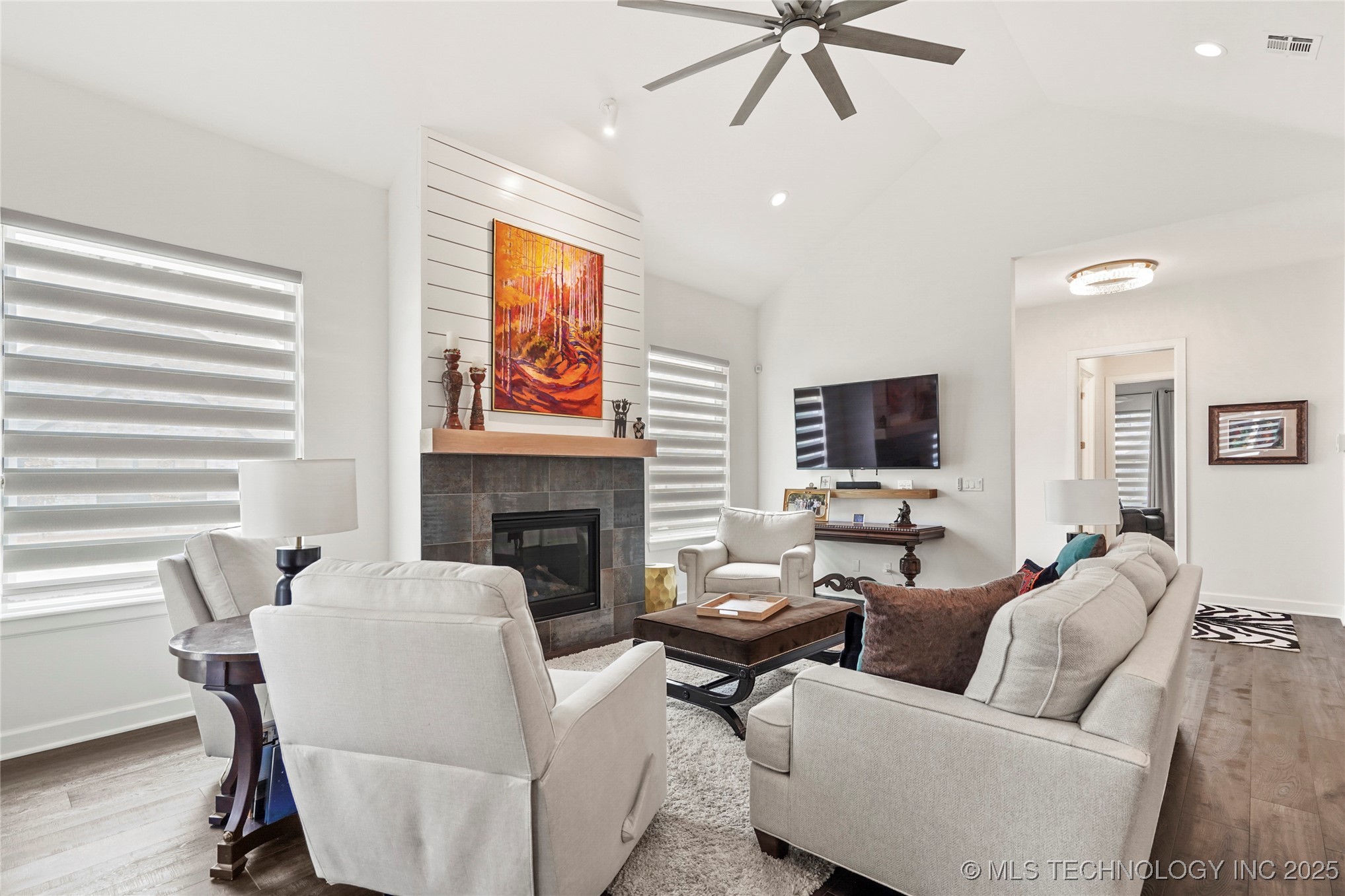 Tulsa, Oklahoma, 74132, United States, 2 Bedrooms Bedrooms, ,2 BathroomsBathrooms,Residential,For Sale,1926160