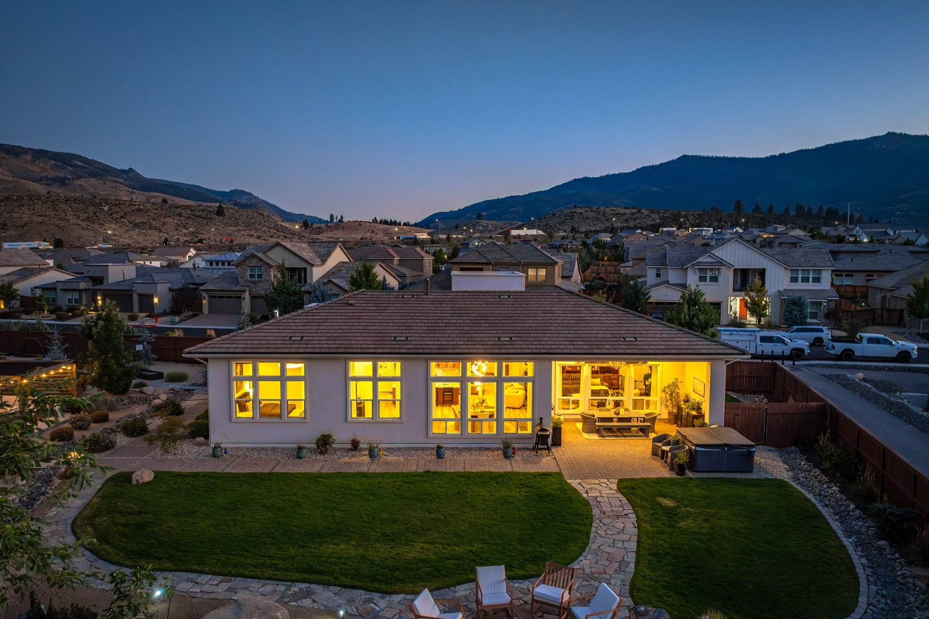  Private Luxury Retreat in Verdi with Custom Designer Finishes & Peavine Views - 物件實景