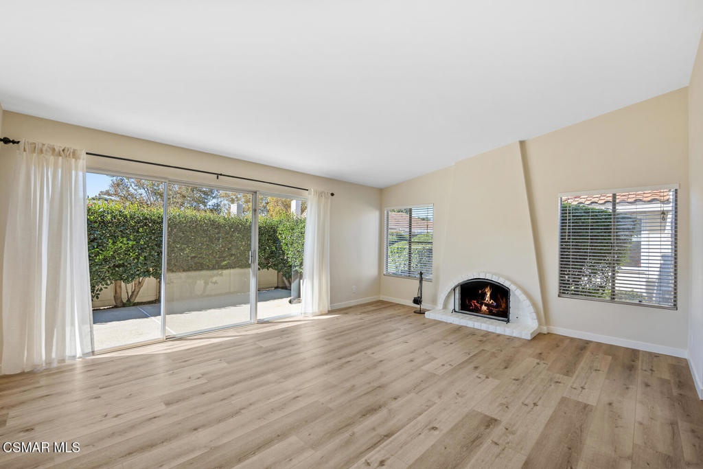 Westlake Village, California, 91361, United States, 3 Bedrooms Bedrooms, ,2 BathroomsBathrooms,Residential,For Sale,1989319