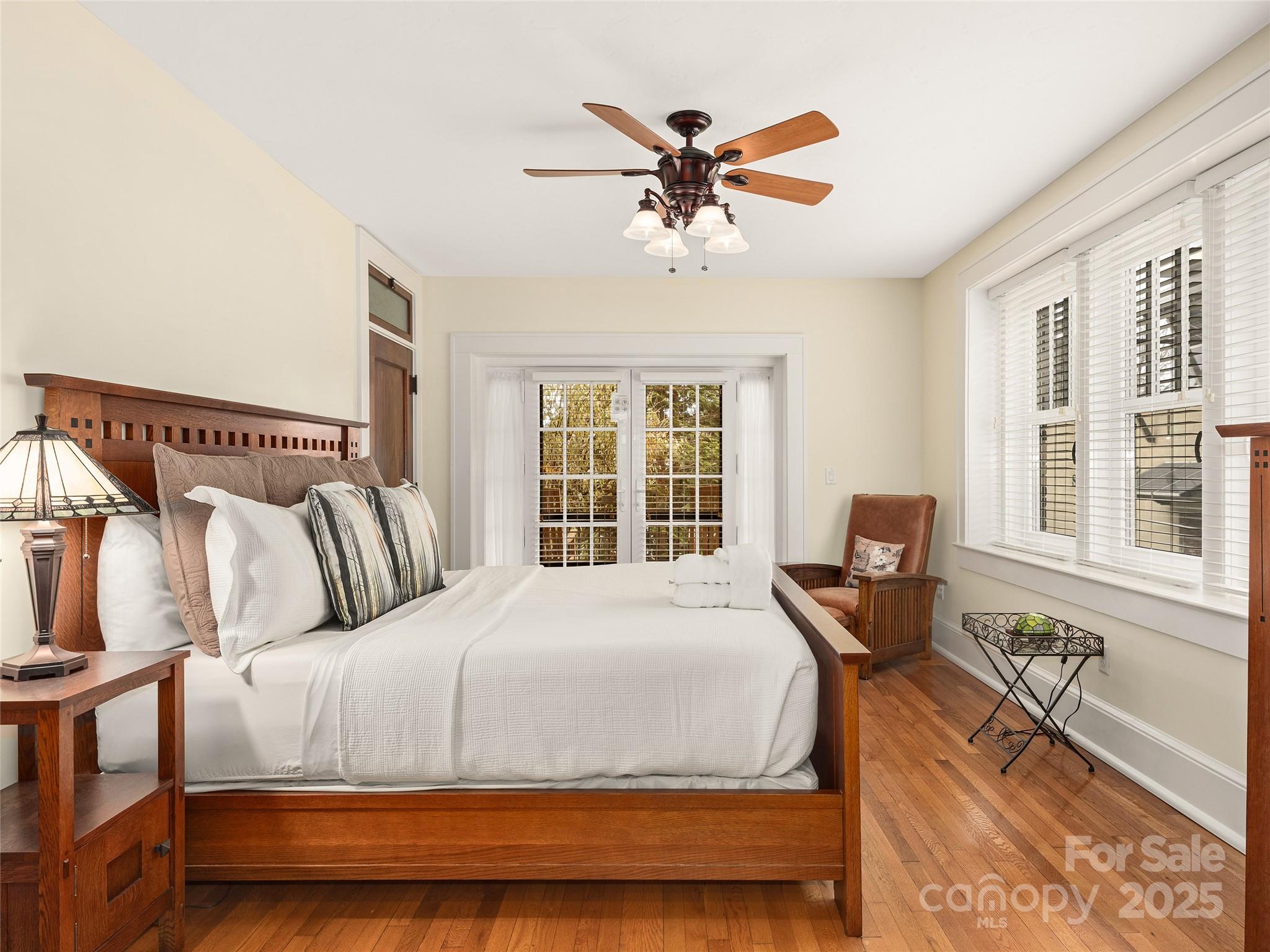 Hendersonville, North Carolina, 28739, United States, 2 Bedrooms Bedrooms, ,2 BathroomsBathrooms,Residential,For Sale,1980829