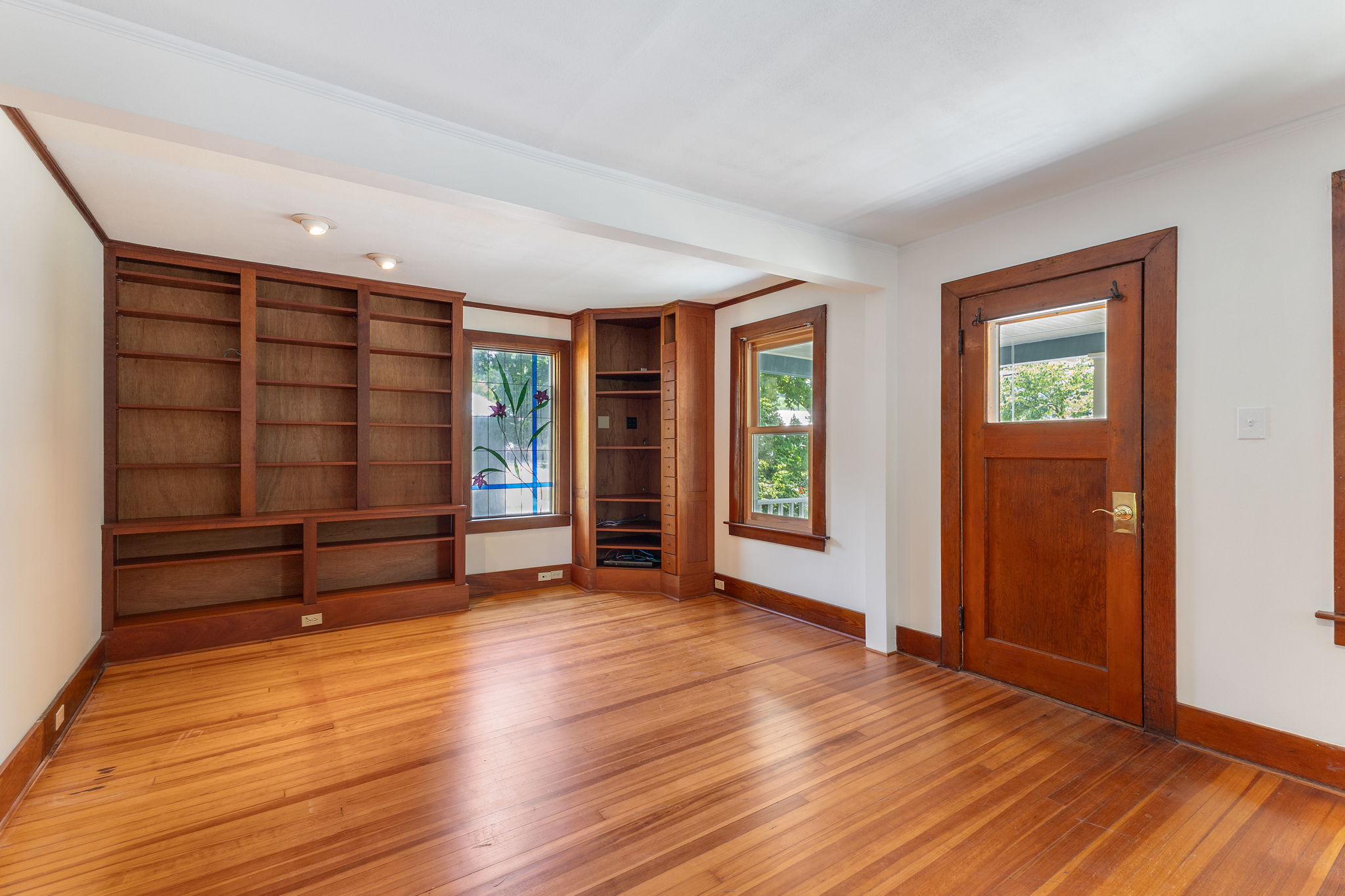  6 Pinewood Avenue, Saratoga Springs, NY, 12866 - 物件實景