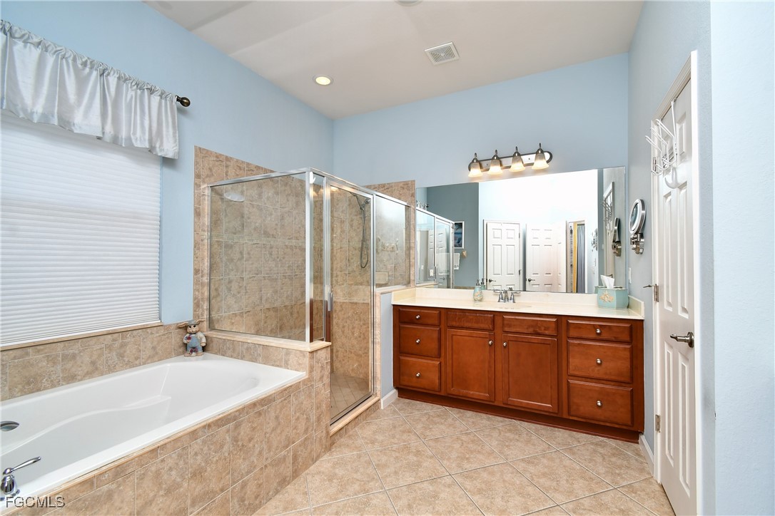 Bonita Springs, Florida, 34135, United States, 3 Bedrooms Bedrooms, ,2 BathroomsBathrooms,Residential,For Sale,1923649