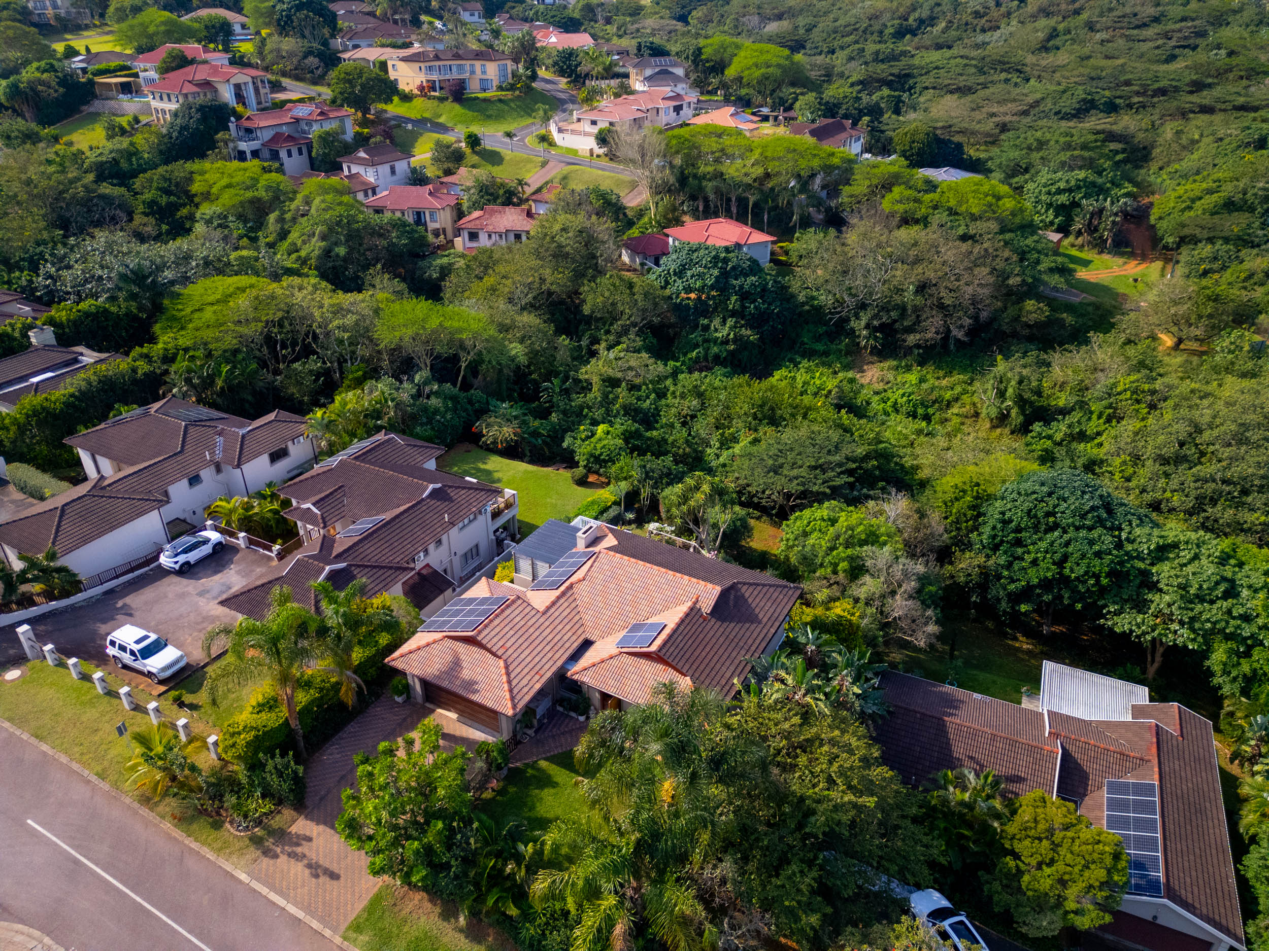  Forest Retreat with Solar Power and Exceptional Outdoor Living in Seaward Estate - 物件實景
