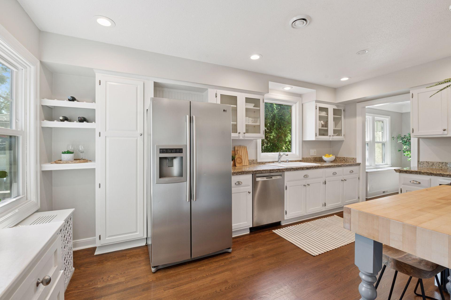 Minneapolis, Minnesota, 55410, United States, 4 Bedrooms Bedrooms, ,1 BathroomBathrooms,Residential,For Sale,1939161