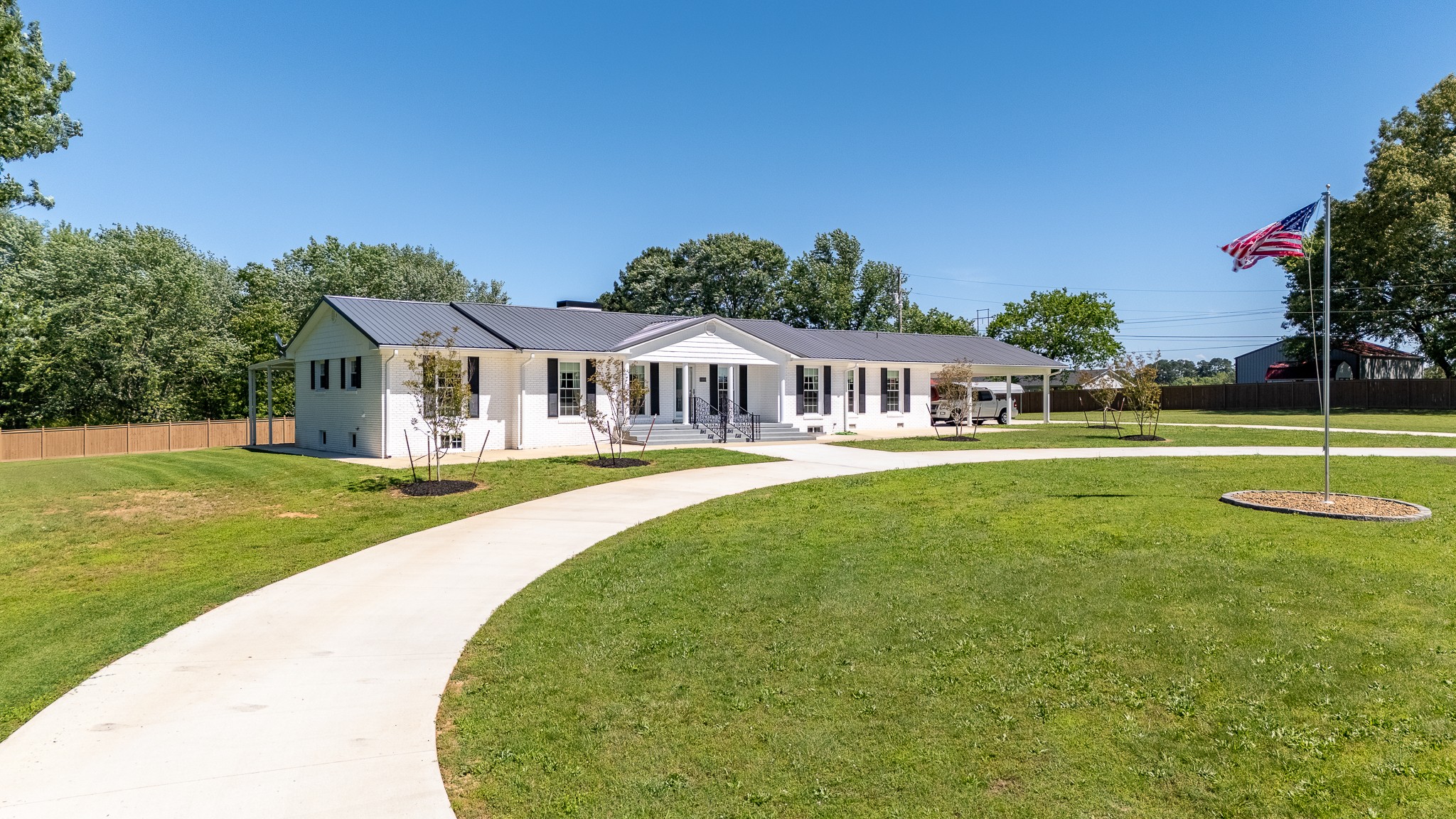 Lawrenceburg, Tennessee, 38464, United States, 3 Bedrooms Bedrooms, ,2 BathroomsBathrooms,Residential,For Sale,1828179