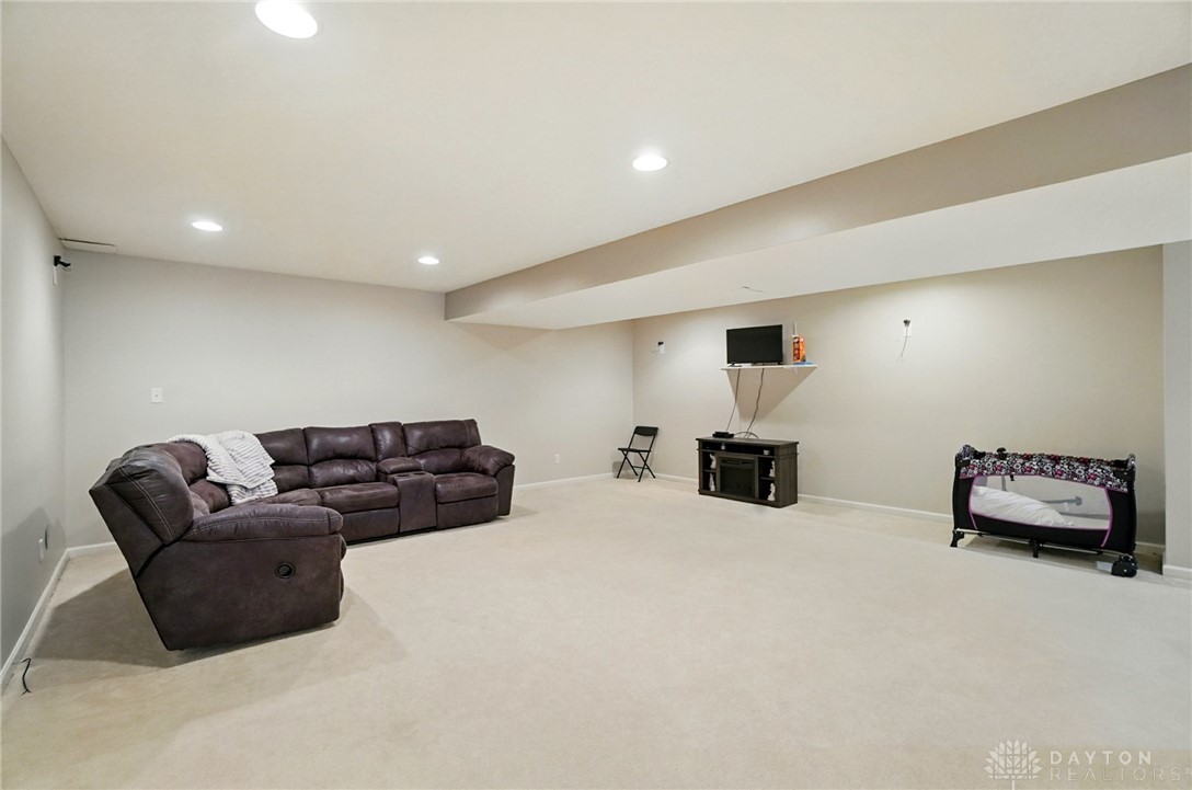 Beavercreek, Ohio, 45431, United States, 5 Bedrooms Bedrooms, ,4 BathroomsBathrooms,Residential,For Sale,1942166